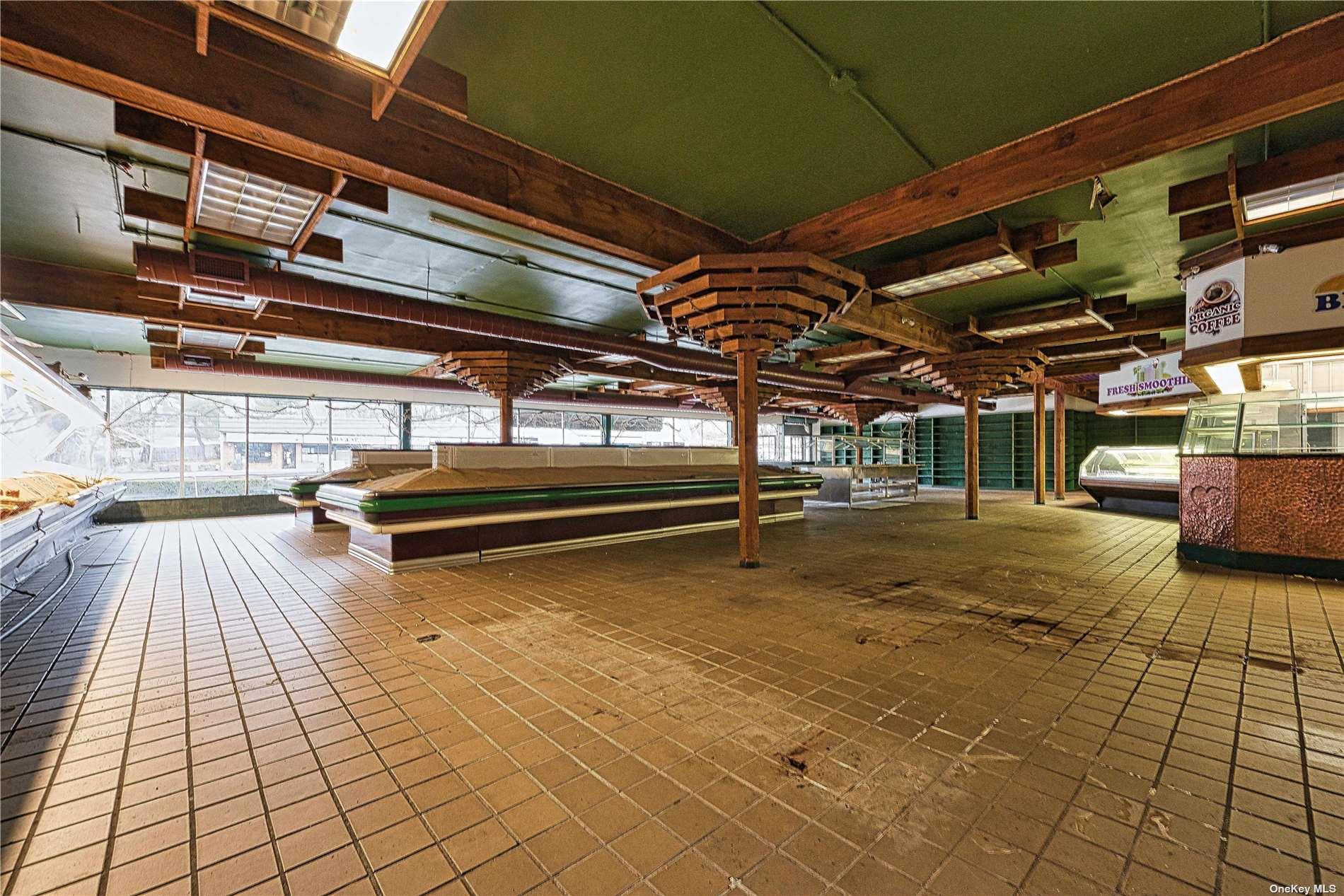 80 E Main Street, Huntington, NY 11743