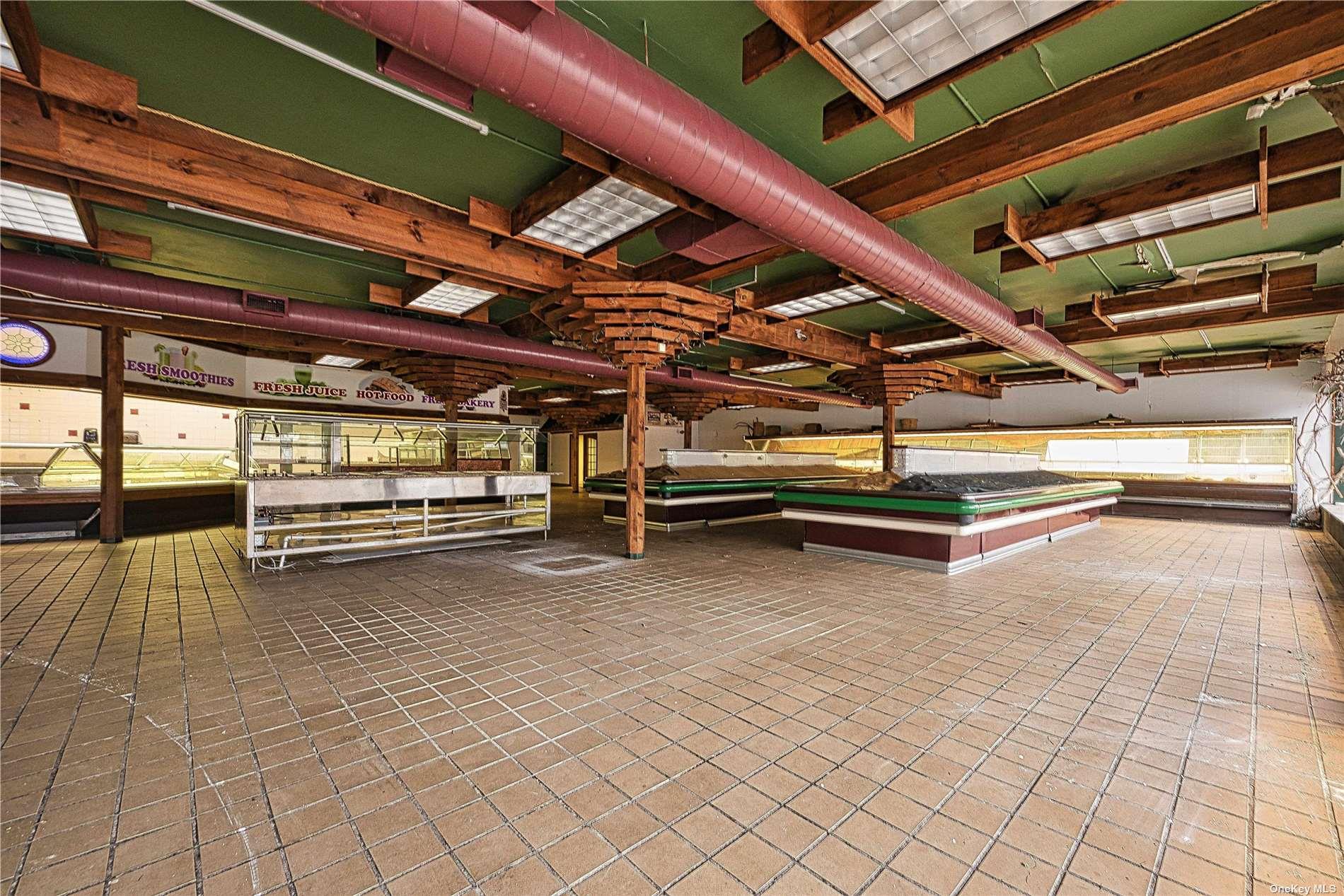 80 E Main Street, Huntington, NY 11743