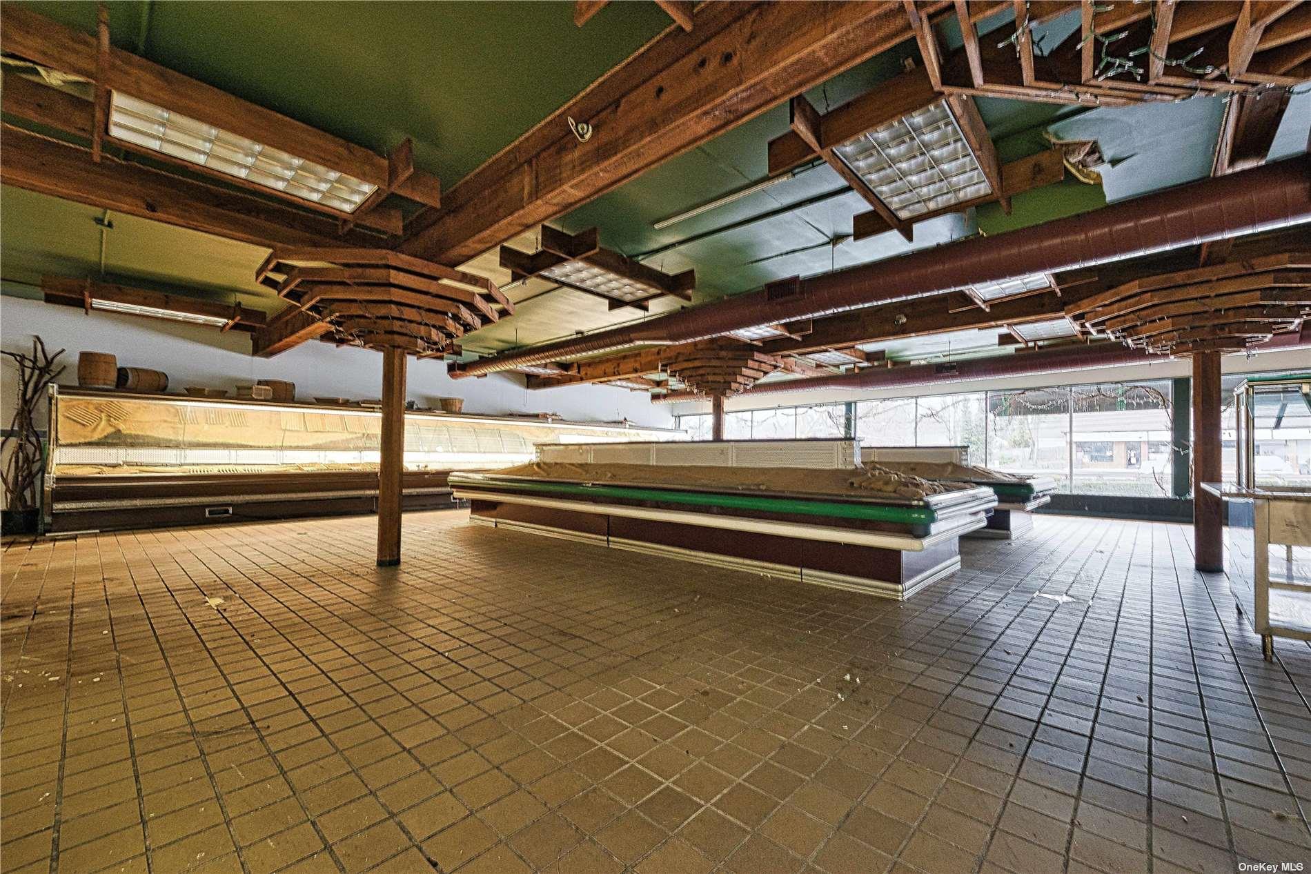 80 E Main Street, Huntington, NY 11743