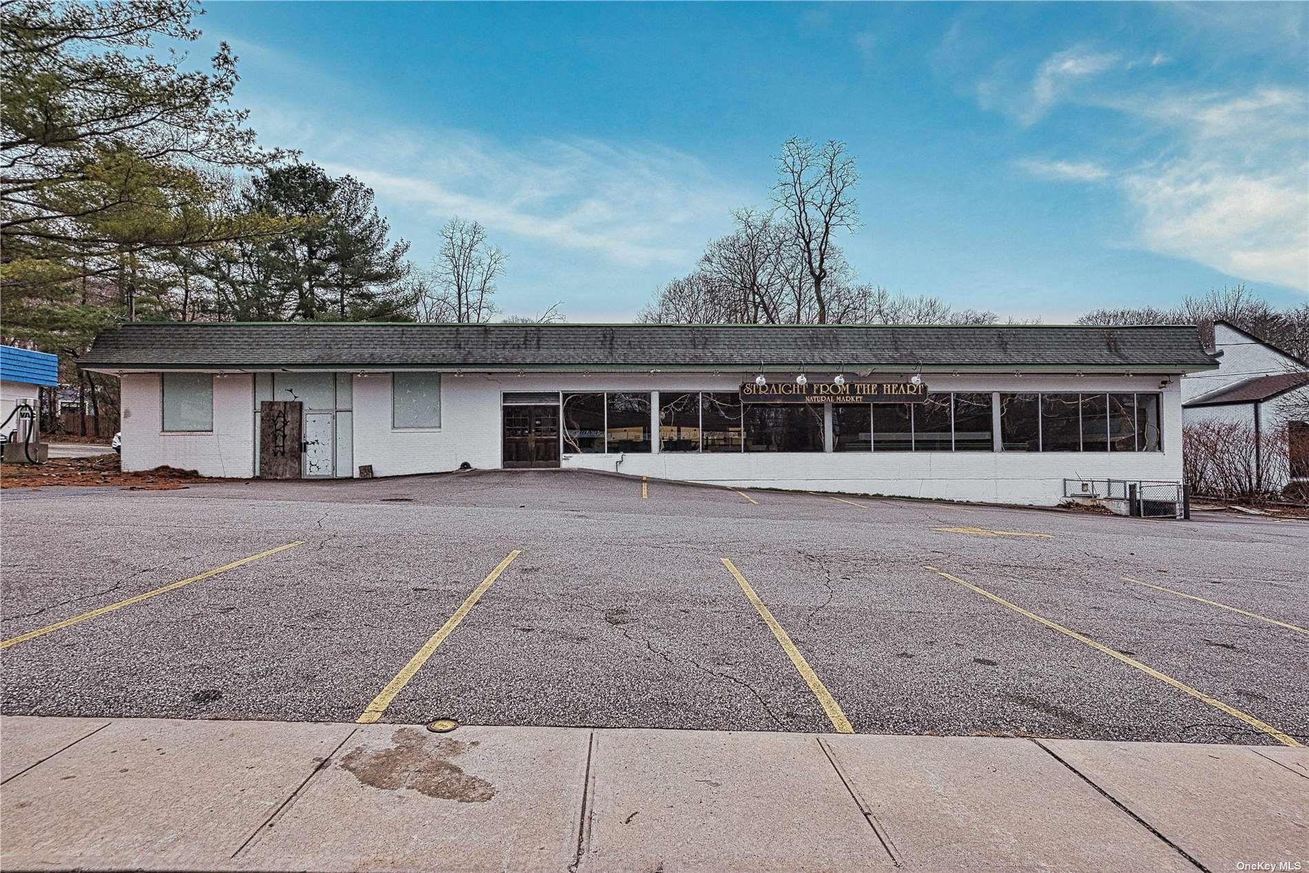 80 E Main Street, Huntington, NY 11743