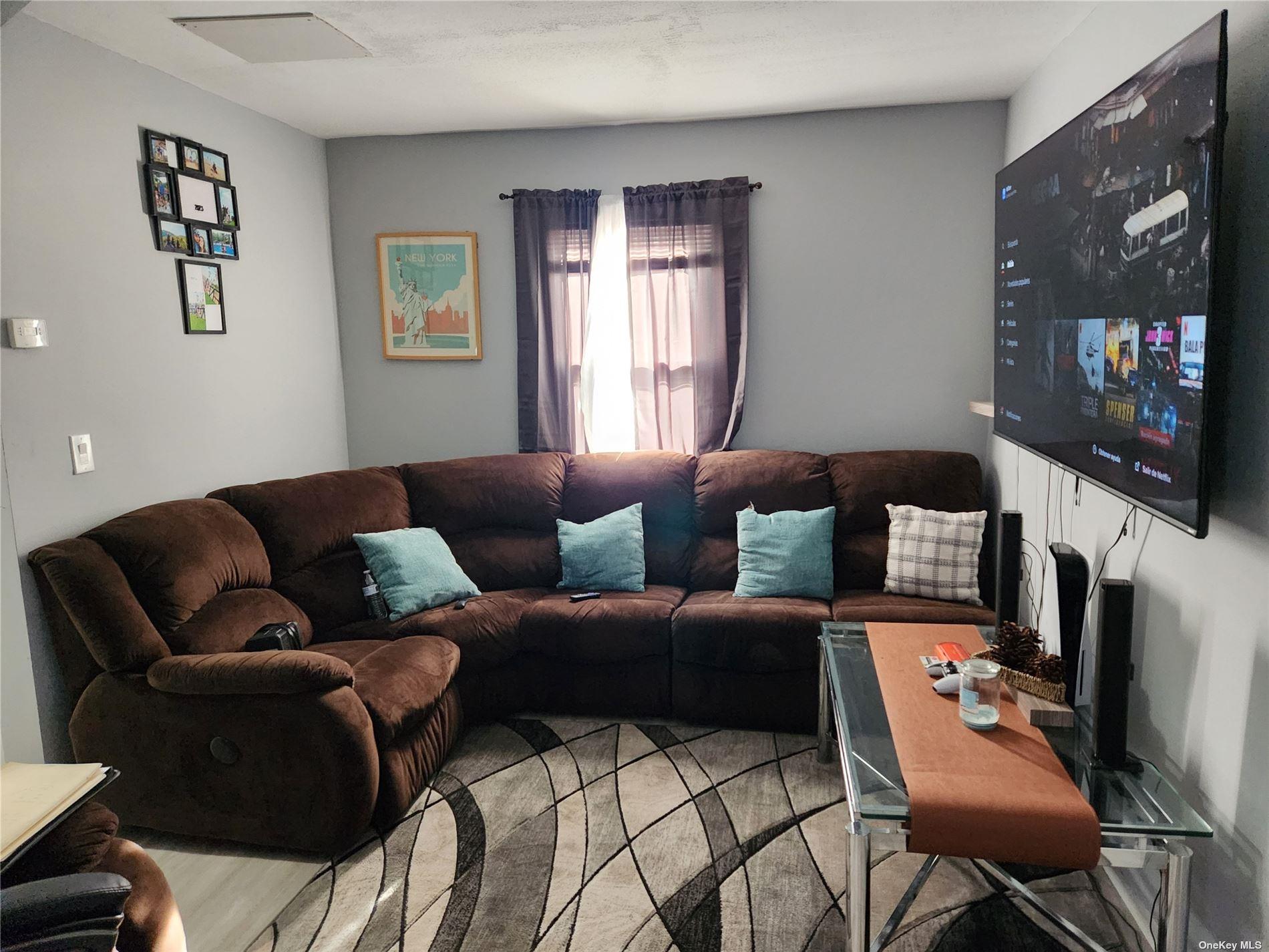 90 Old Quogue Road, Riverhead, NY 11901