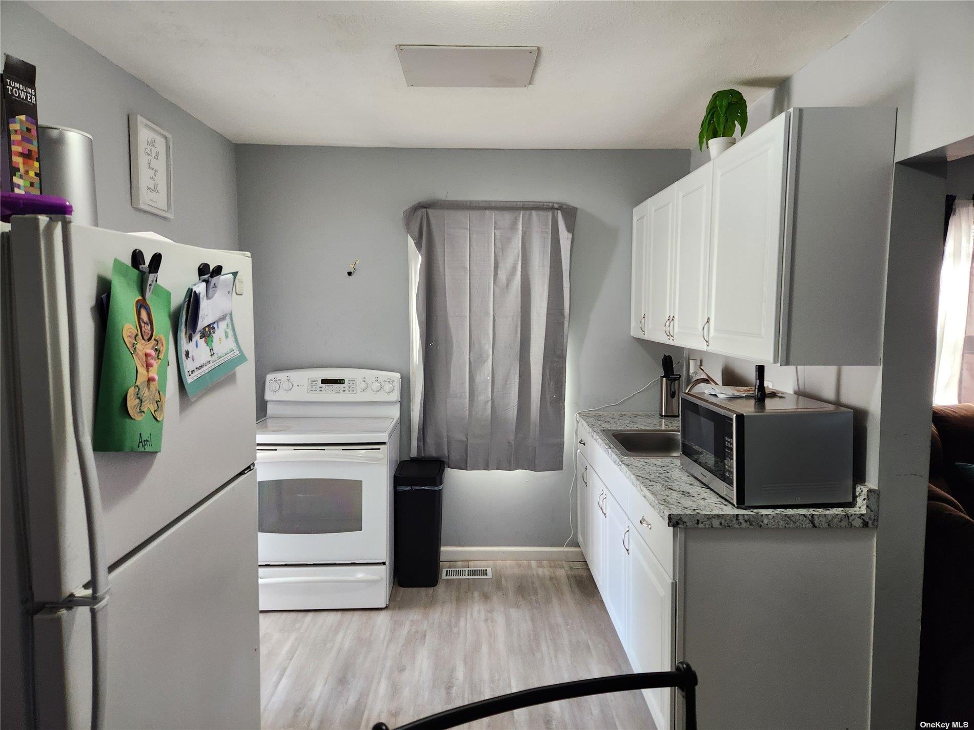 90 Old Quogue Road, Riverhead, NY 11901