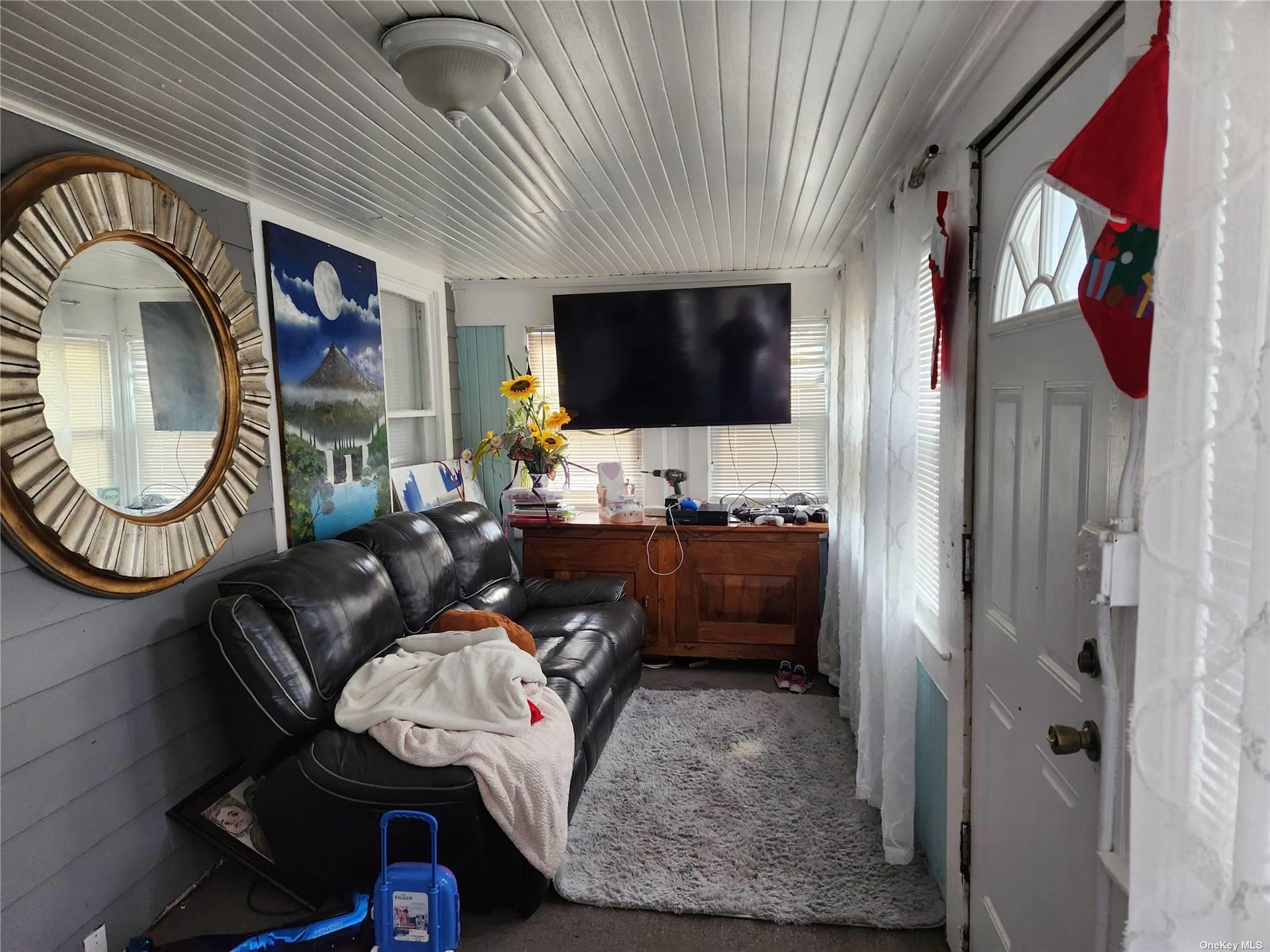 90 Old Quogue Road, Riverhead, NY 11901