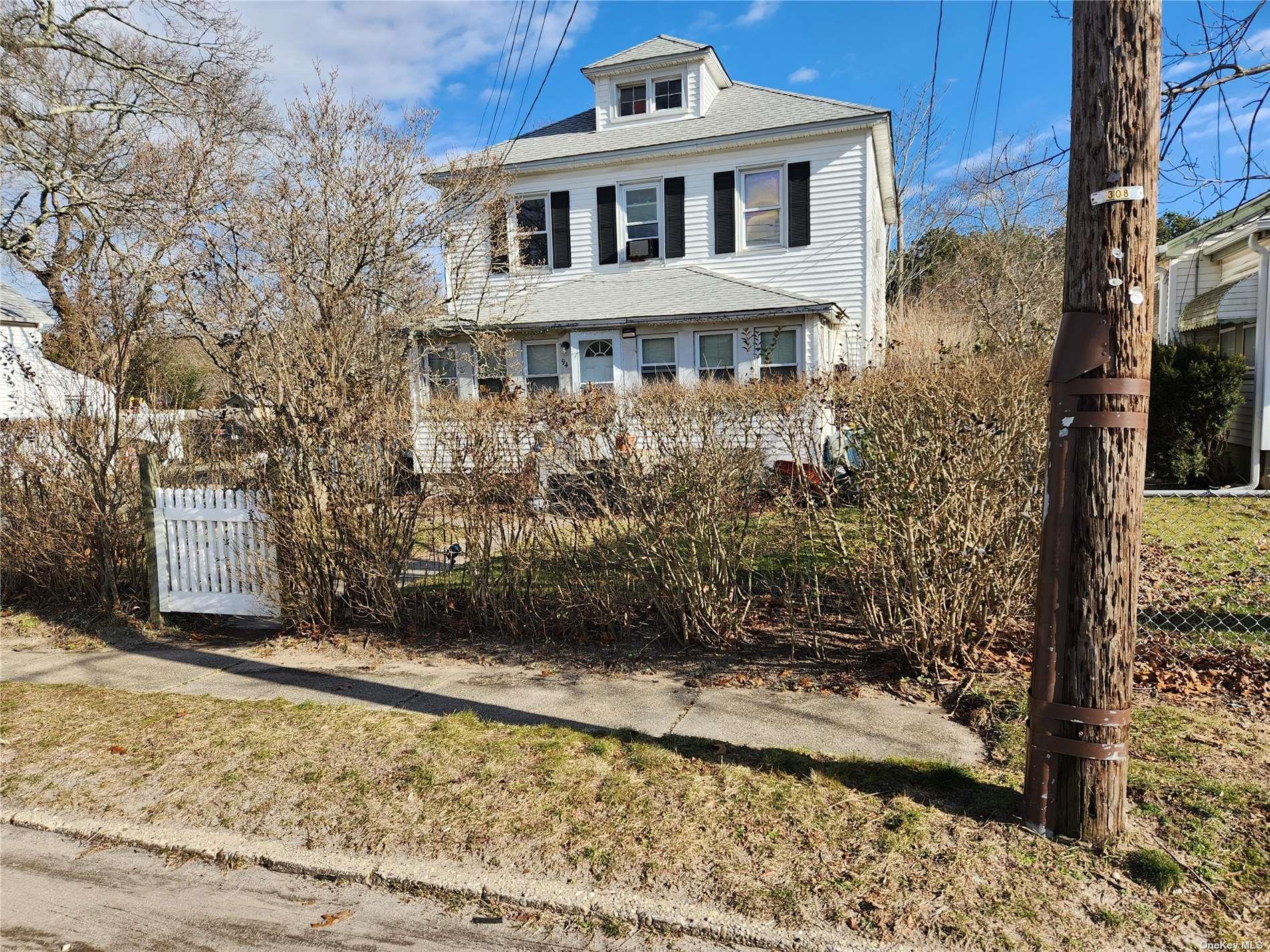 90 Old Quogue Road, Riverhead, NY 11901