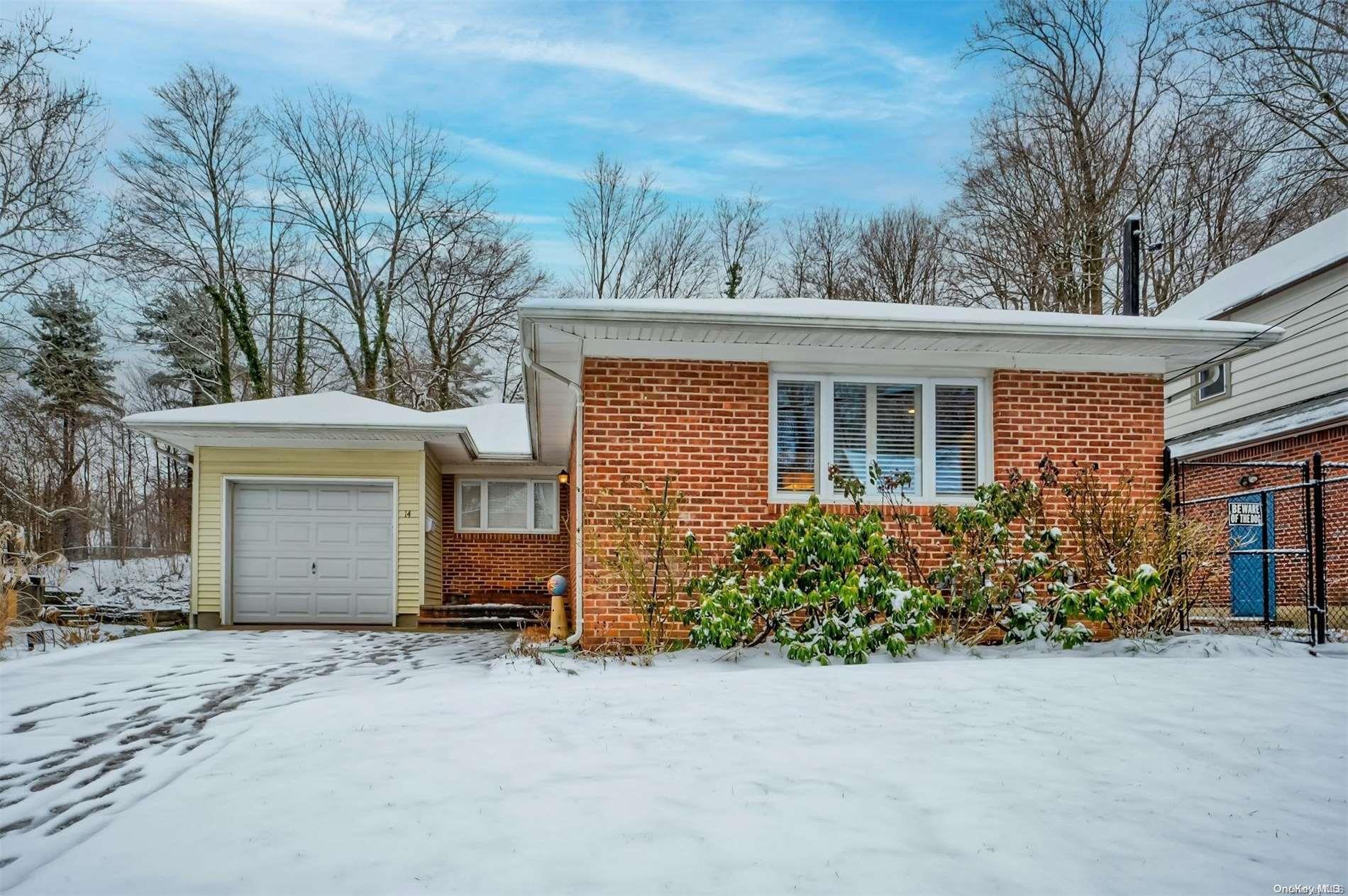 14 Oakwood Road, Huntington, NY 11743