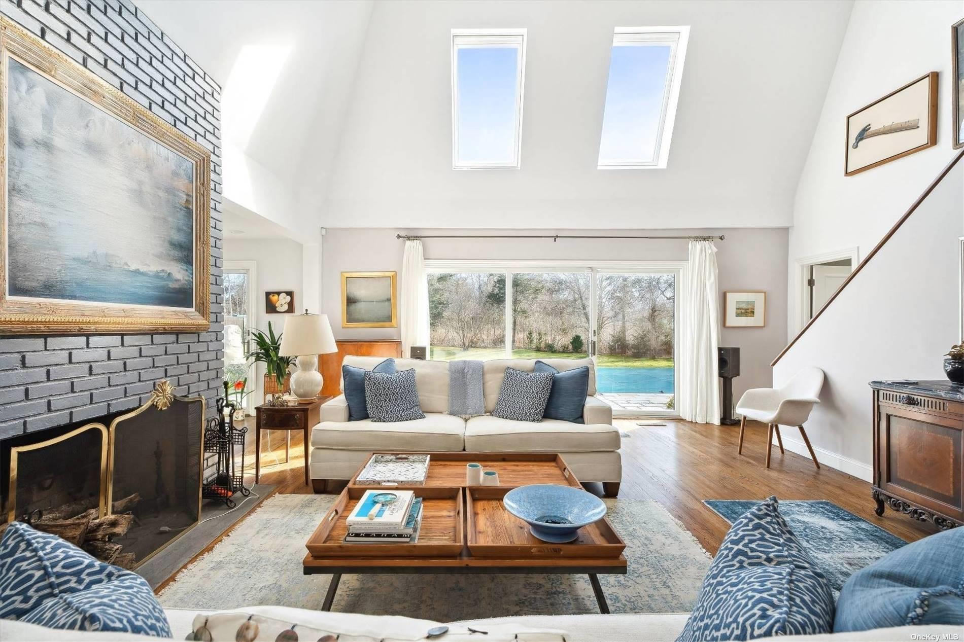 686 Hill Street, Southampton, NY 11968