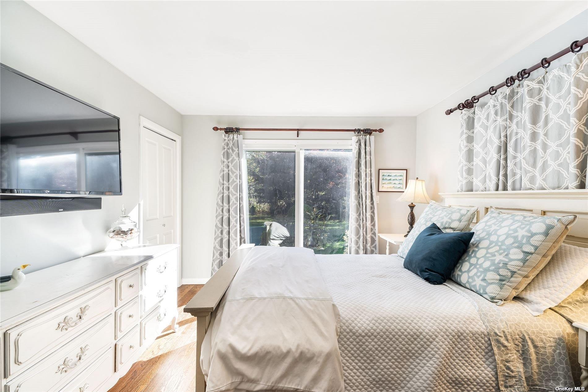 686 Hill Street, Southampton, NY 11968