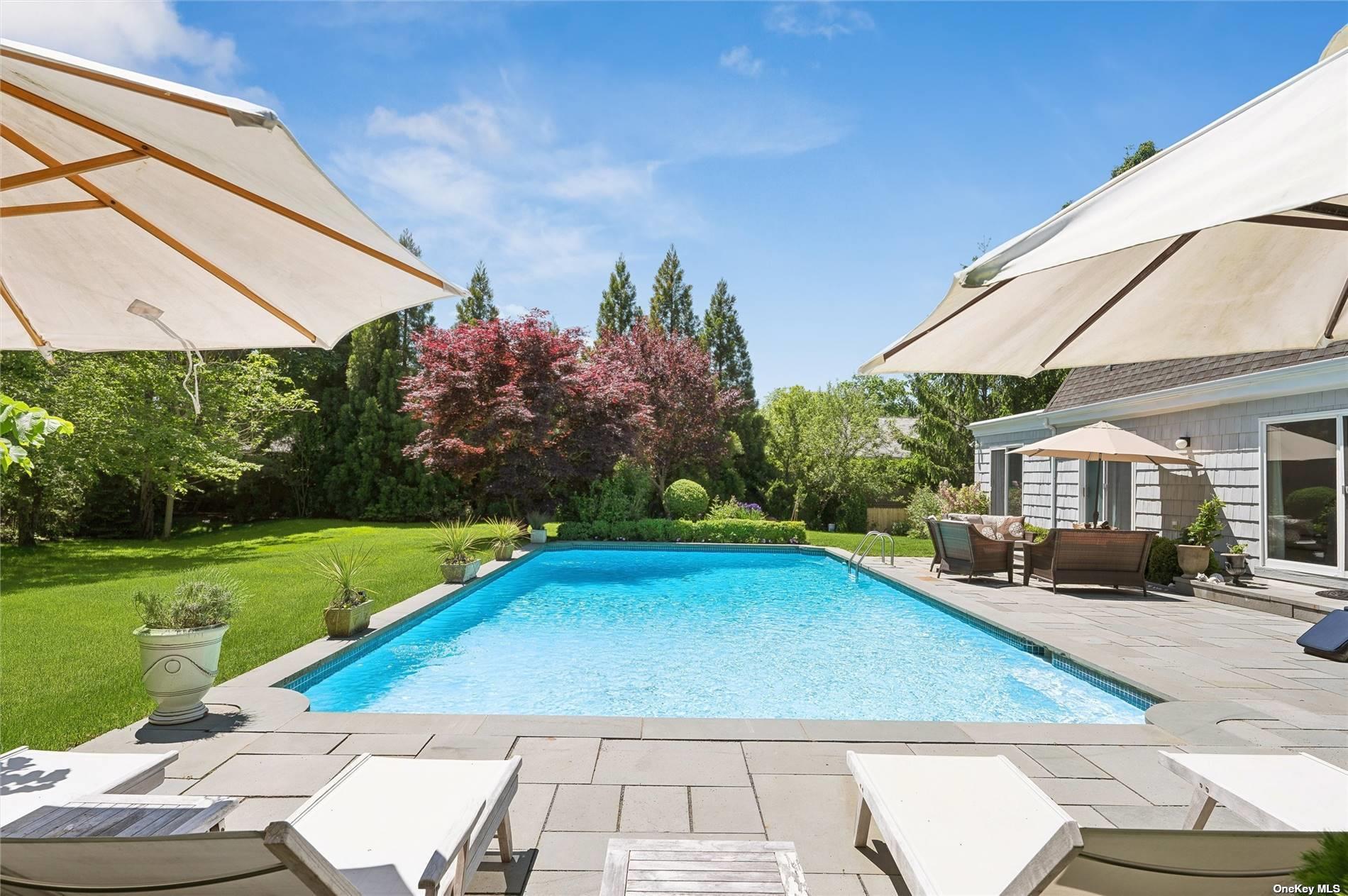 686 Hill Street, Southampton, NY 11968