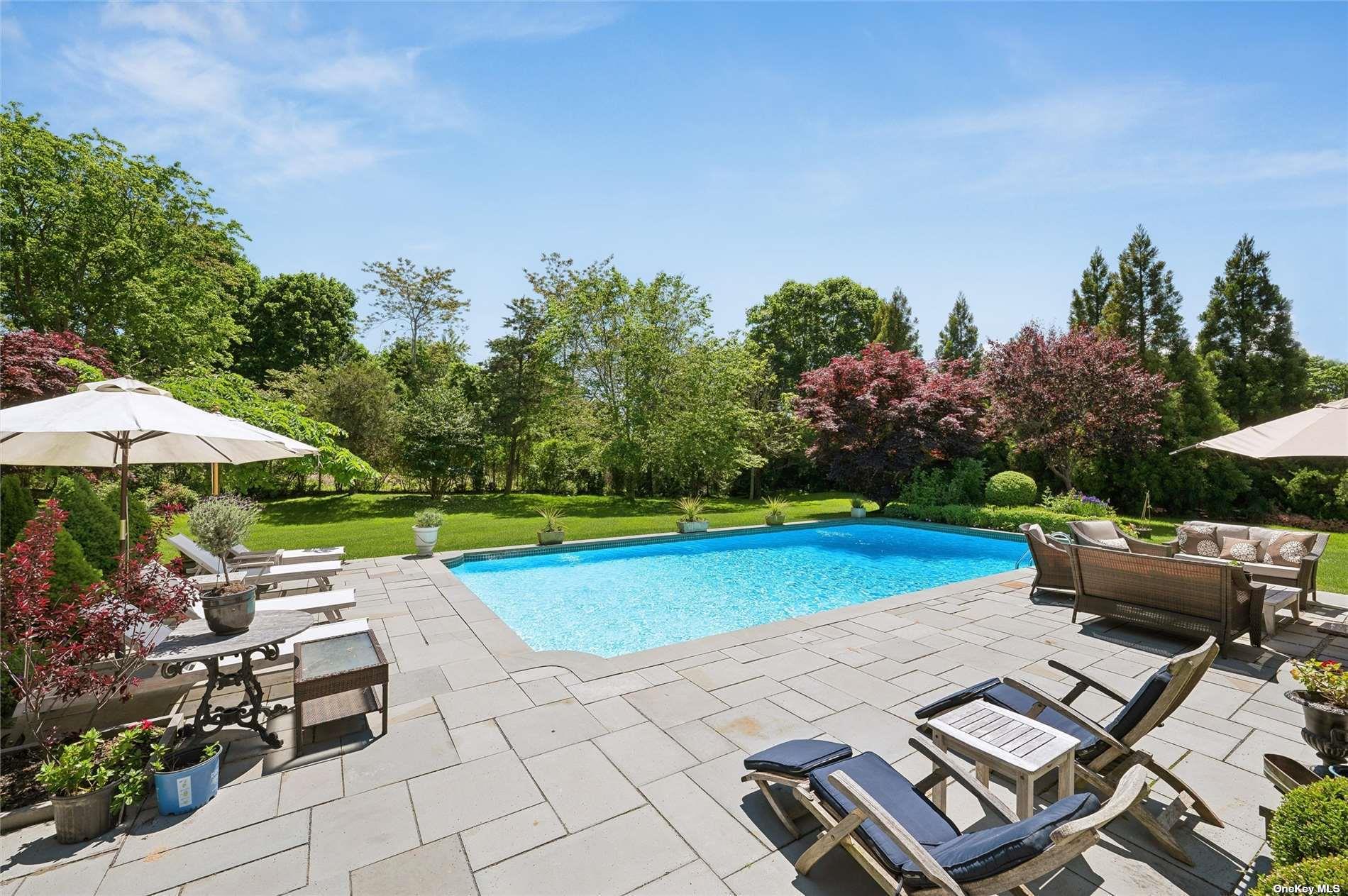 686 Hill Street, Southampton, NY 11968