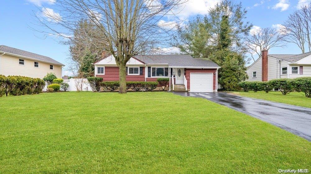 12 Harcourt Avenue, Smithtown, NY 11787