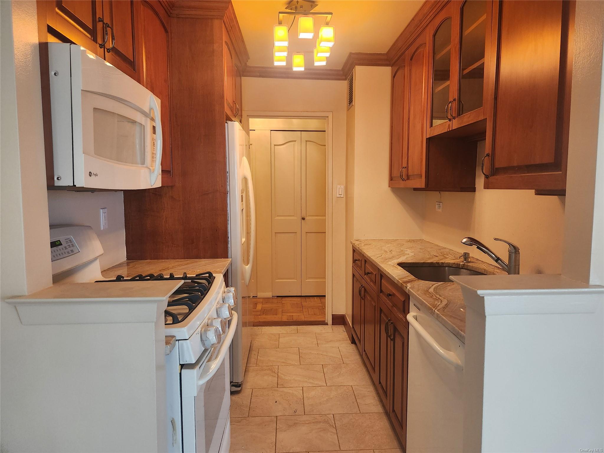 18-05 215 Street # 7G, Bayside, NY 11360