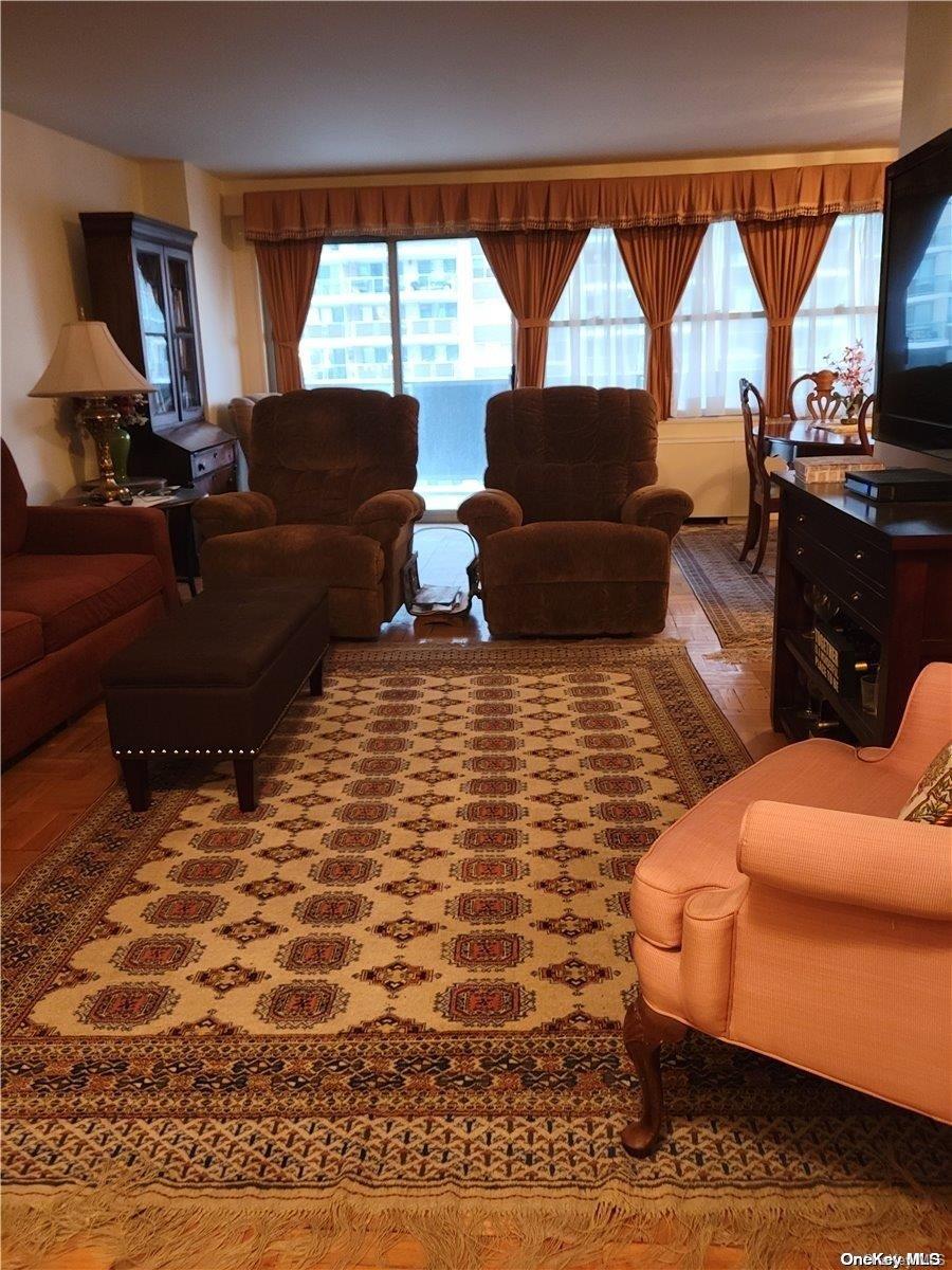 18-05 215 Street # 7G, Bayside, NY 11360