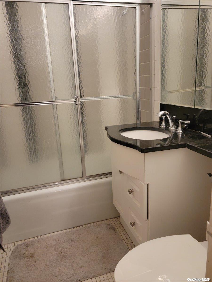 18-05 215 Street # 7G, Bayside, NY 11360