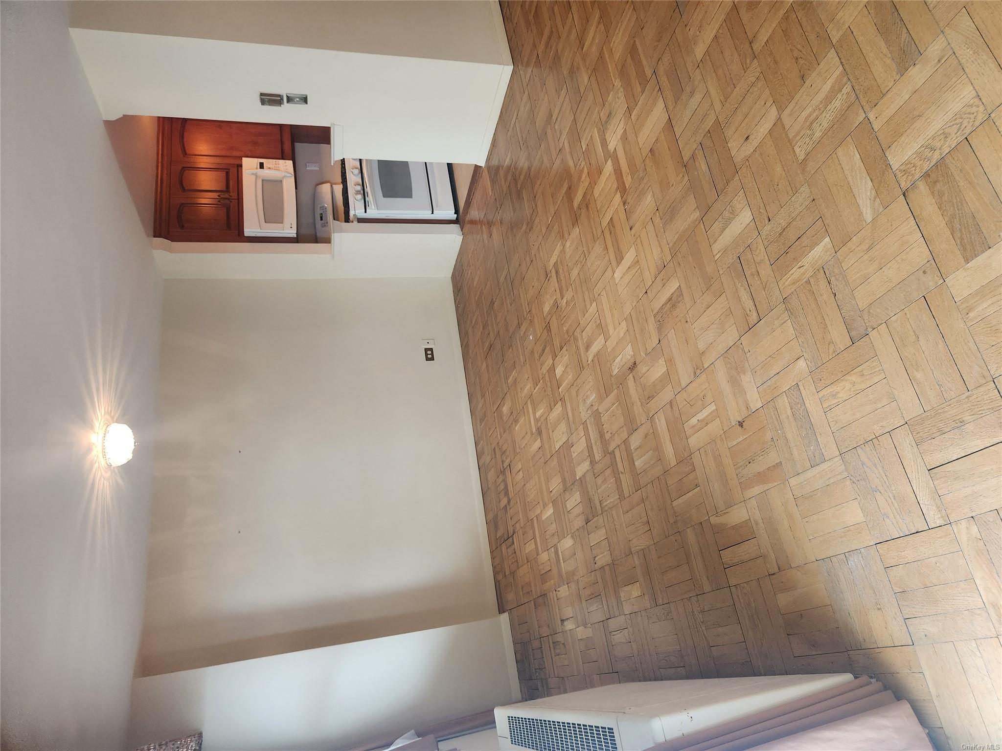 18-05 215 Street # 7G, Bayside, NY 11360