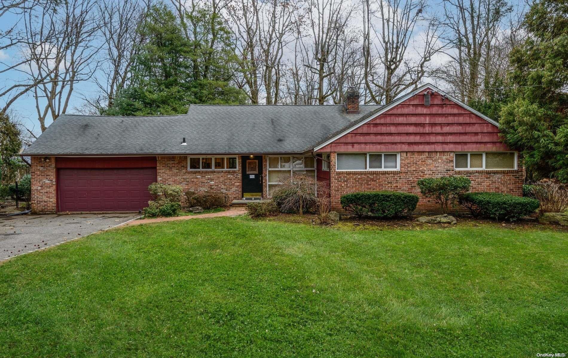 110 Dogwood Avenue, Roslyn Harbor, NY 11576