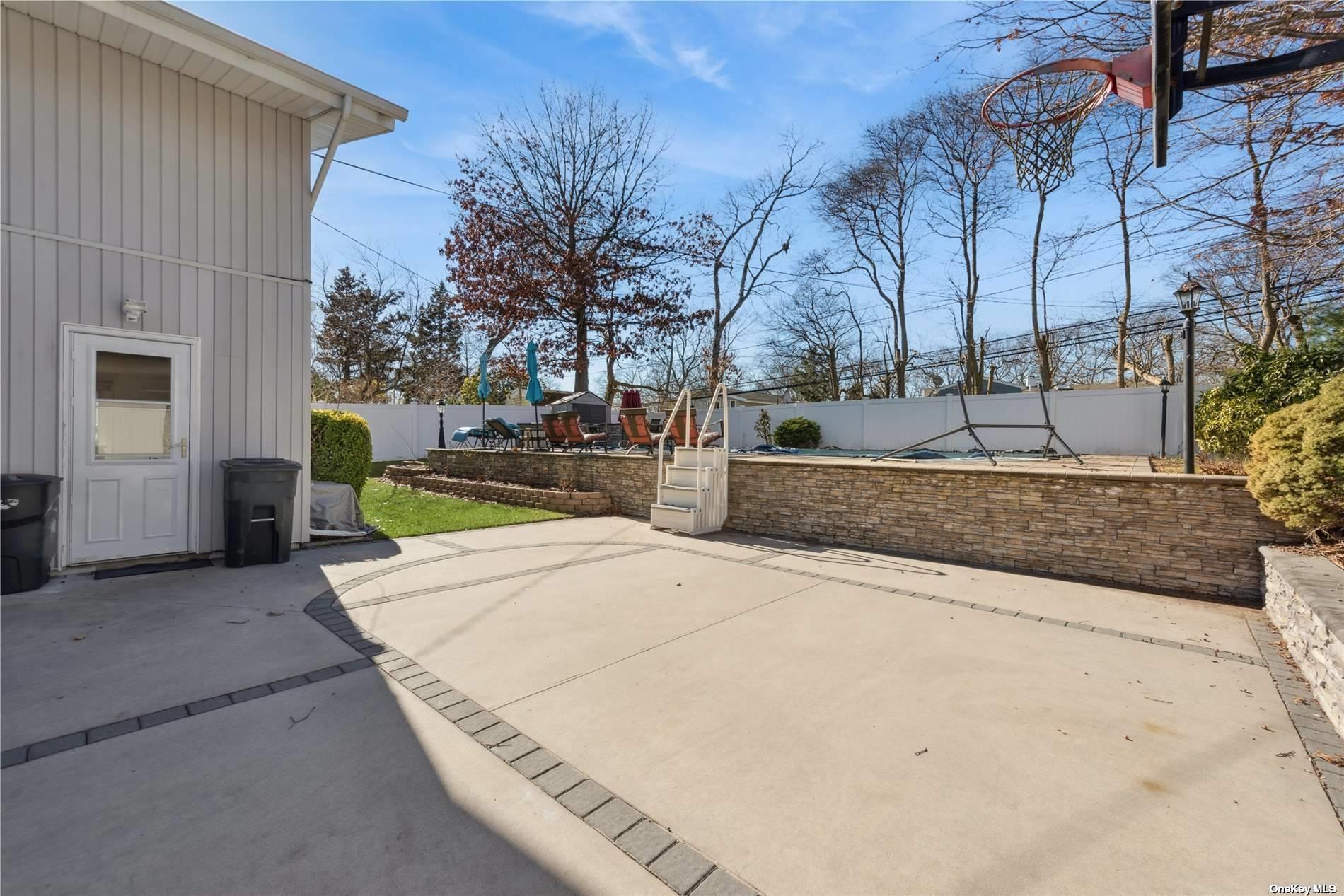 72 Shinbone Lane, Commack, NY 11725