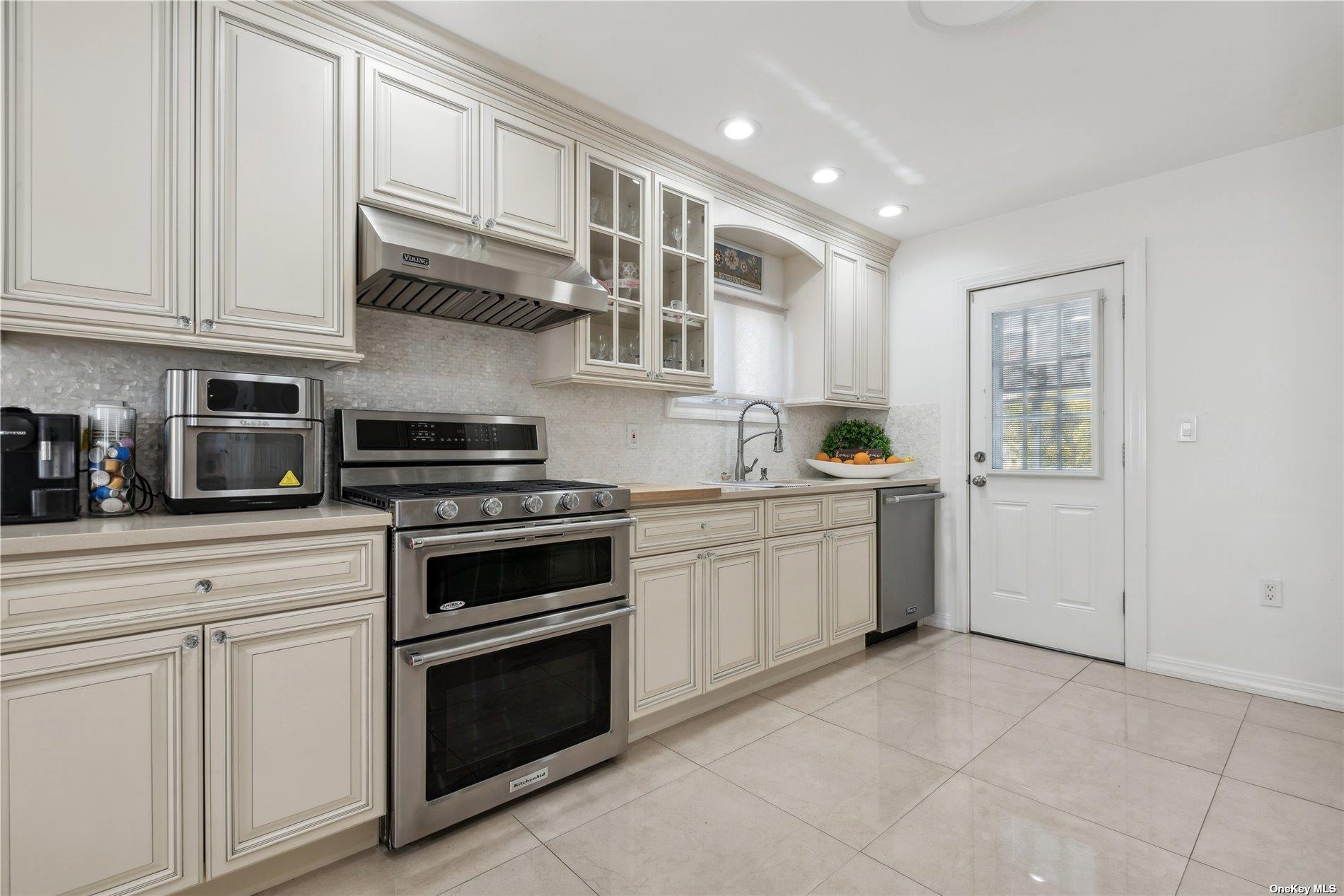 72 Shinbone Lane, Commack, NY 11725