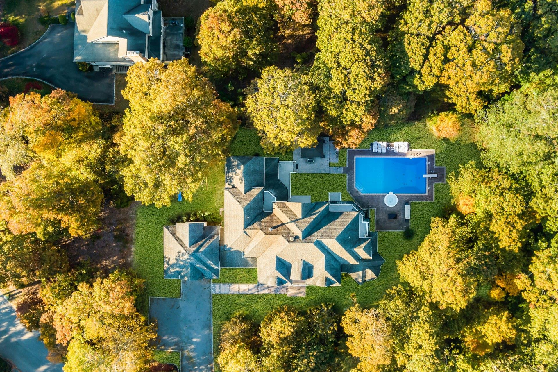 10 Bay Woods Drive, Hampton Bays, NY 11946