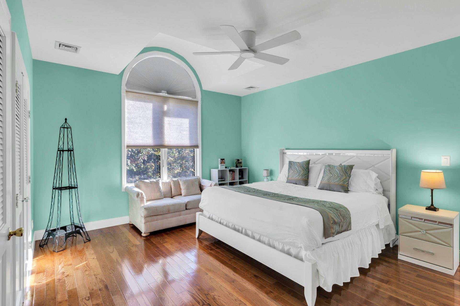 10 Bay Woods Drive, Hampton Bays, NY 11946