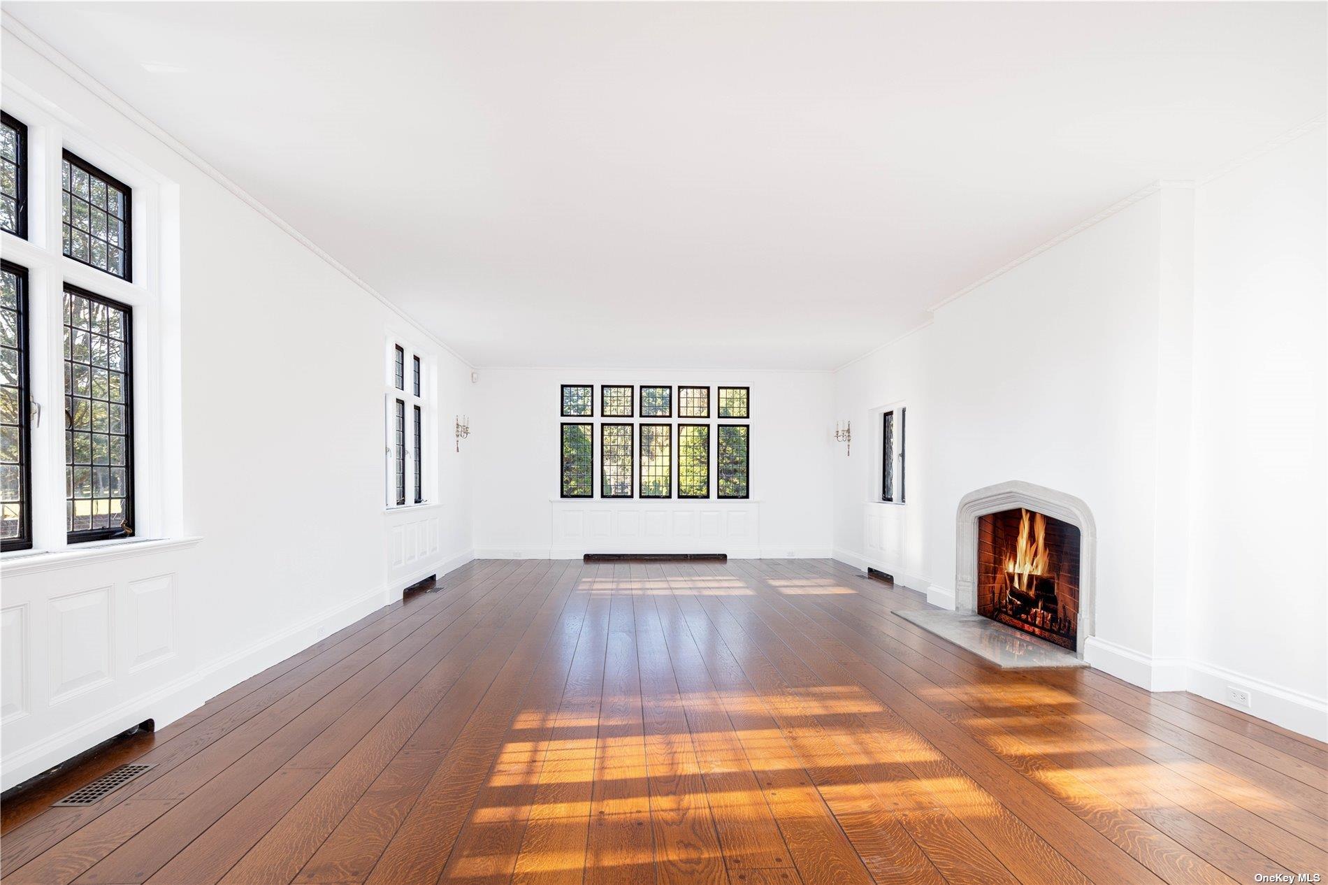 16 Tuthill Lane, Remsenburg, NY 11960