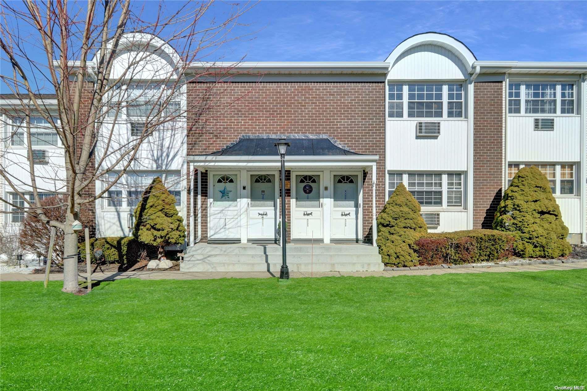 4723 Wilshire Lane # 4723, Oakdale, NY 11769