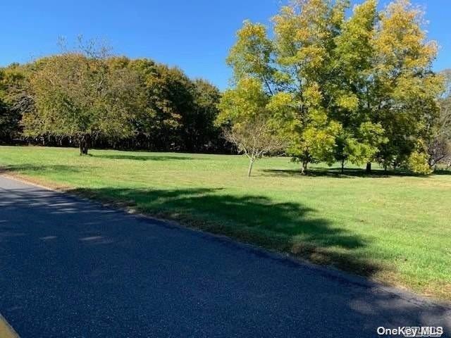 385 New Suffolk Avenue, Mattituck, NY 11952