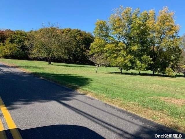 385 New Suffolk Avenue, Mattituck, NY 11952