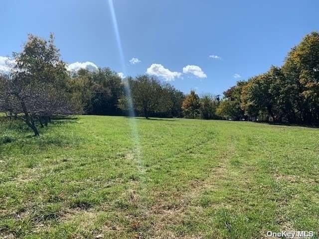 385 New Suffolk Avenue, Mattituck, NY 11952