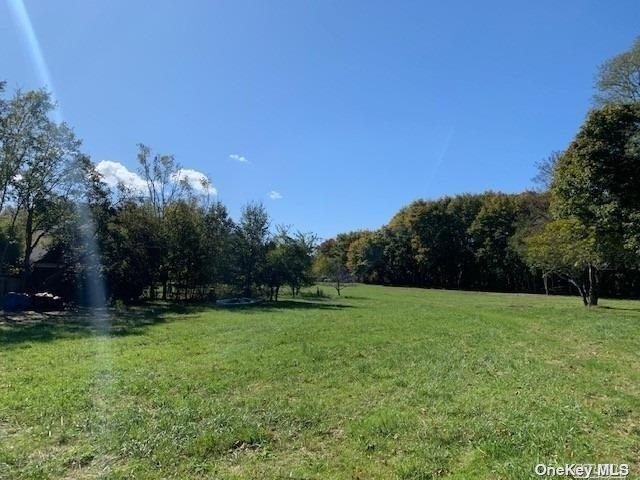 385 New Suffolk Avenue, Mattituck, NY 11952