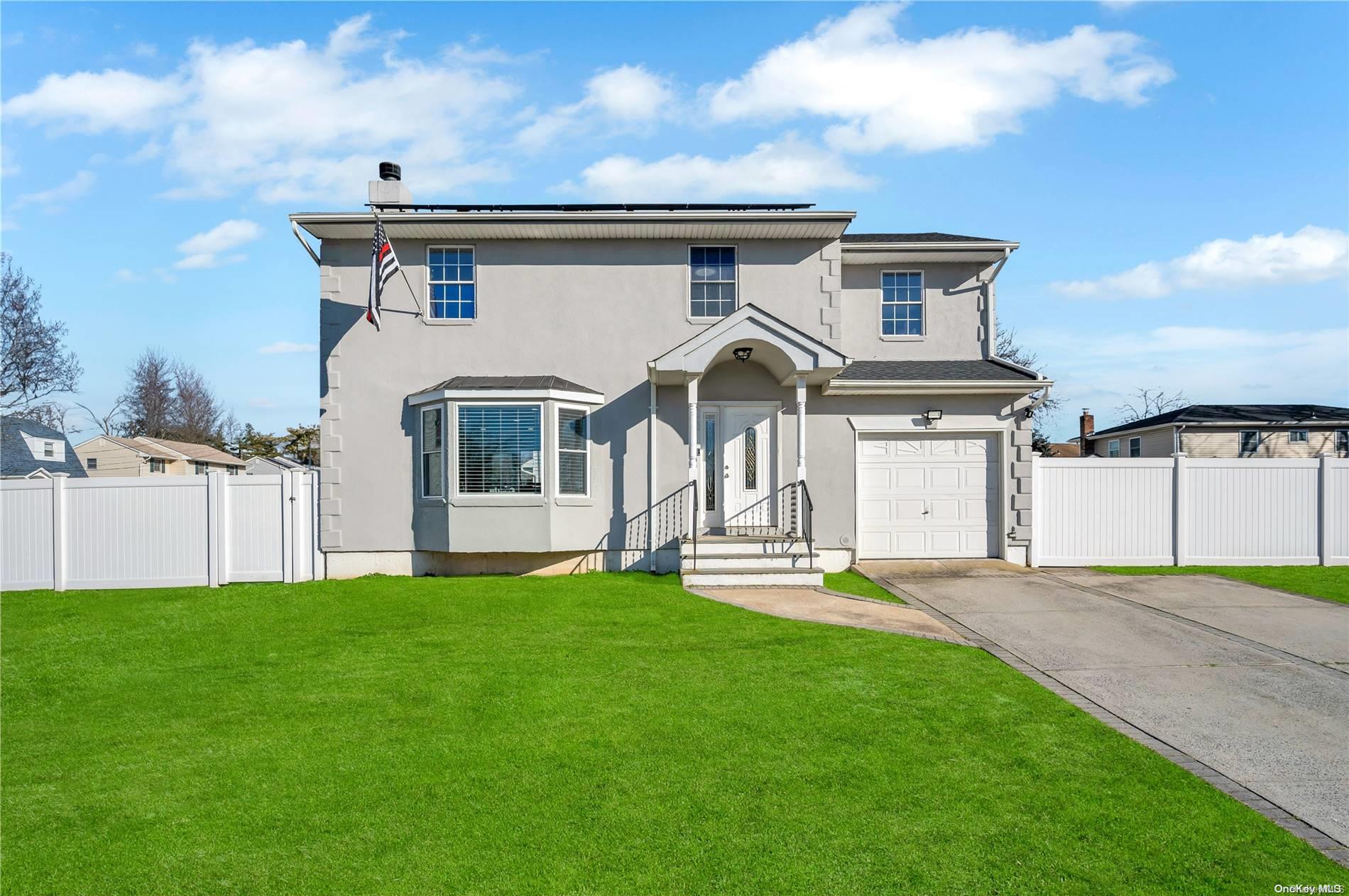 80 Dover Street, Massapequa, NY 11758