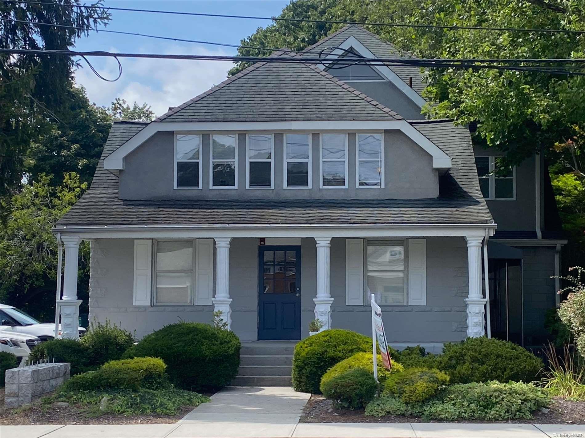 320 Lake Avenue # 1, Saint James, NY 11780