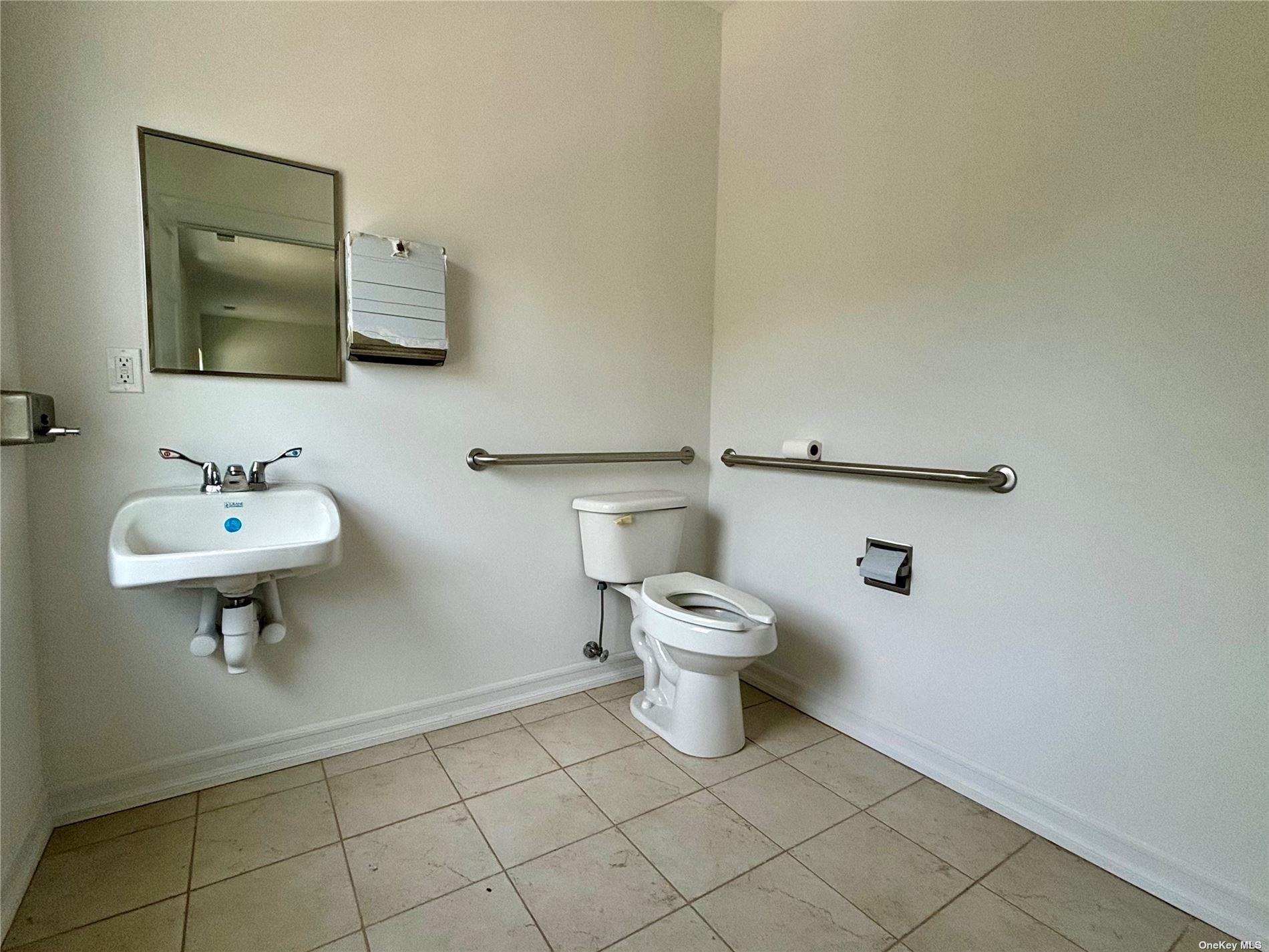 910 Montauk Highway, Shirley, NY 11967