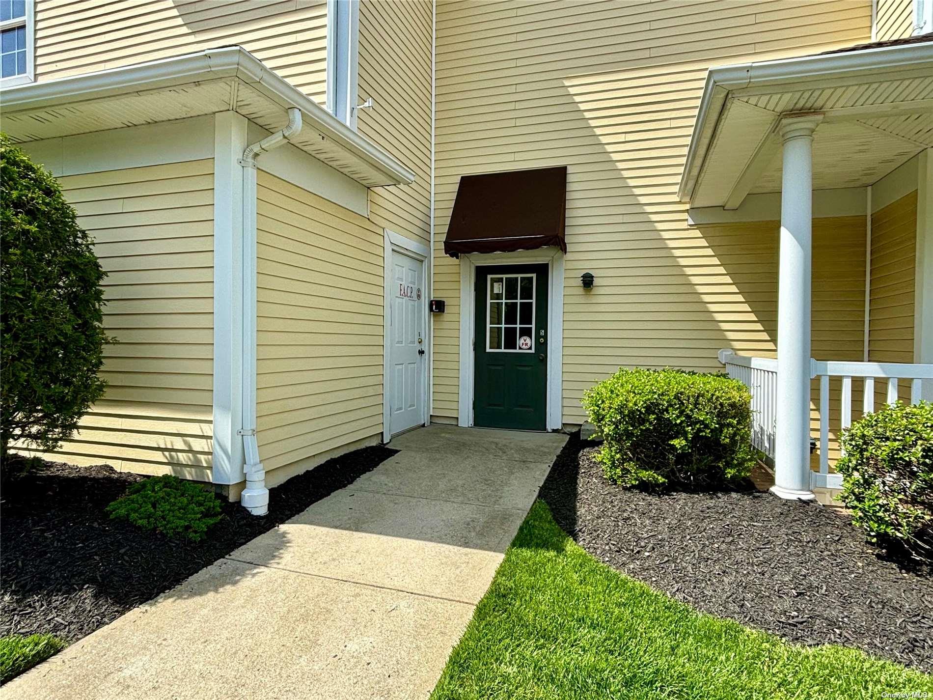 910 Montauk Highway, Shirley, NY 11967