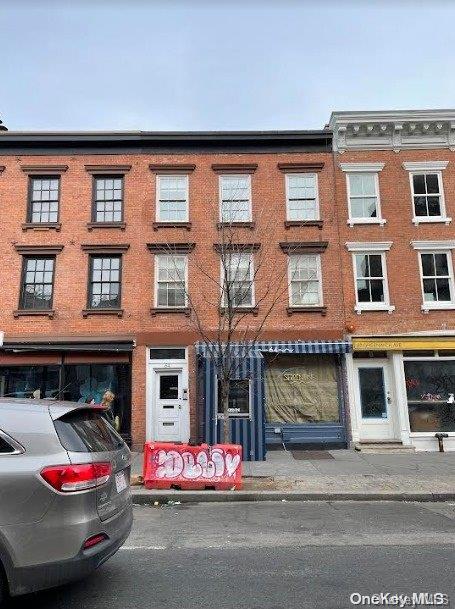 64 Greenwich Avenue, New York (Manhattan), NY 10011