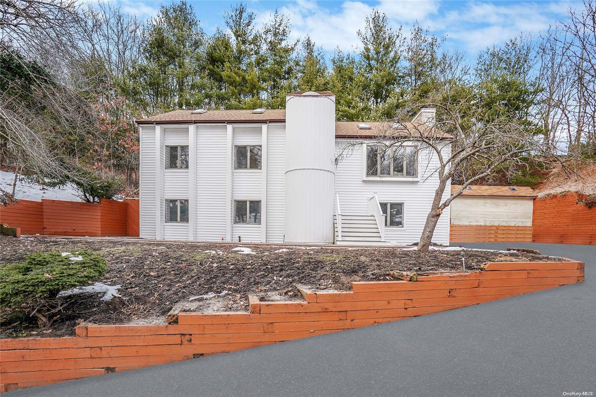 95 Pine Hill Road, Port Jefferson, NY 11777