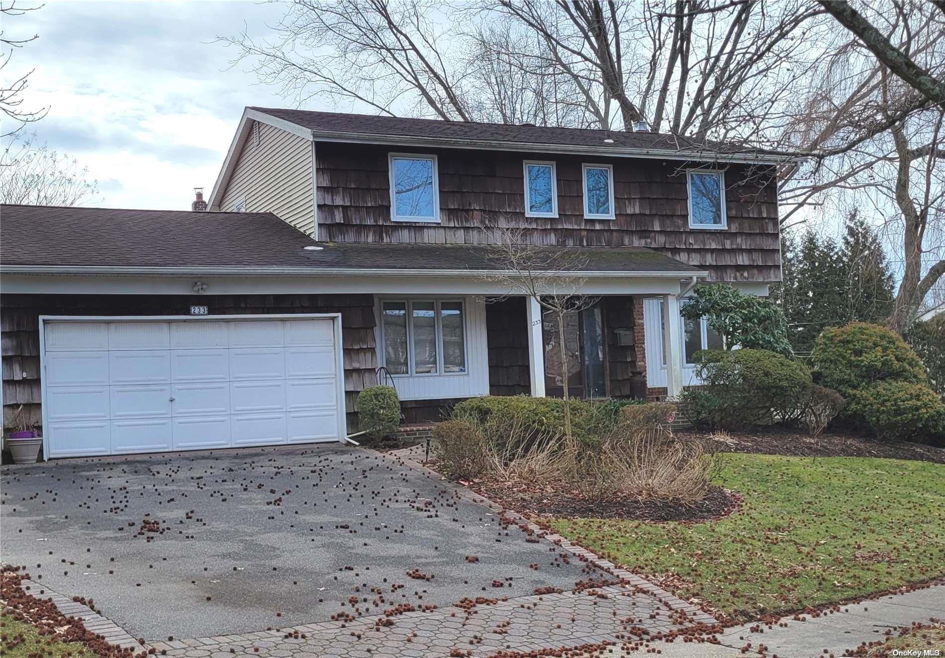 233 Peachtree Drive, East Norwich, NY 11732