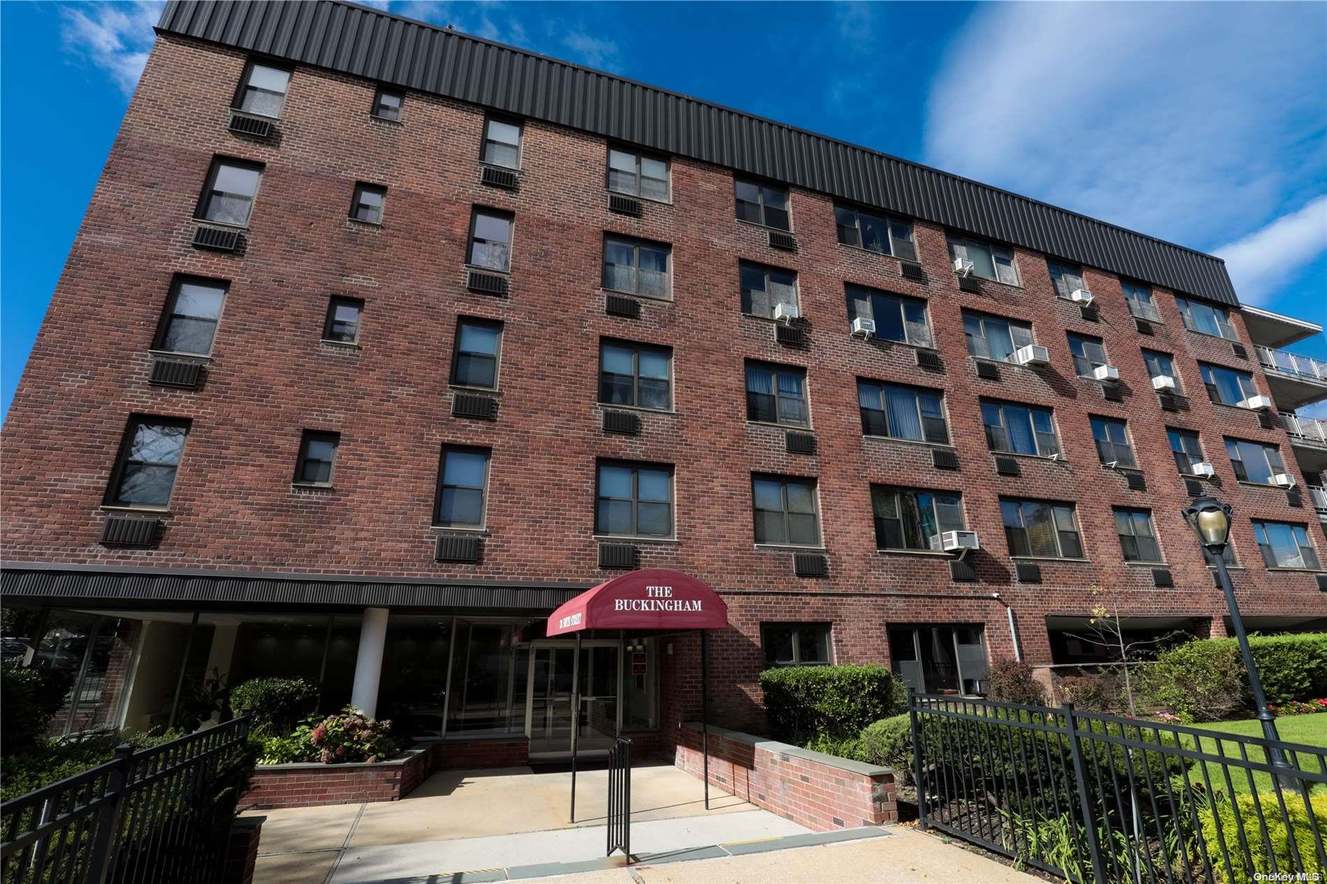 124 Smith Street # 2E, Freeport, NY 11520