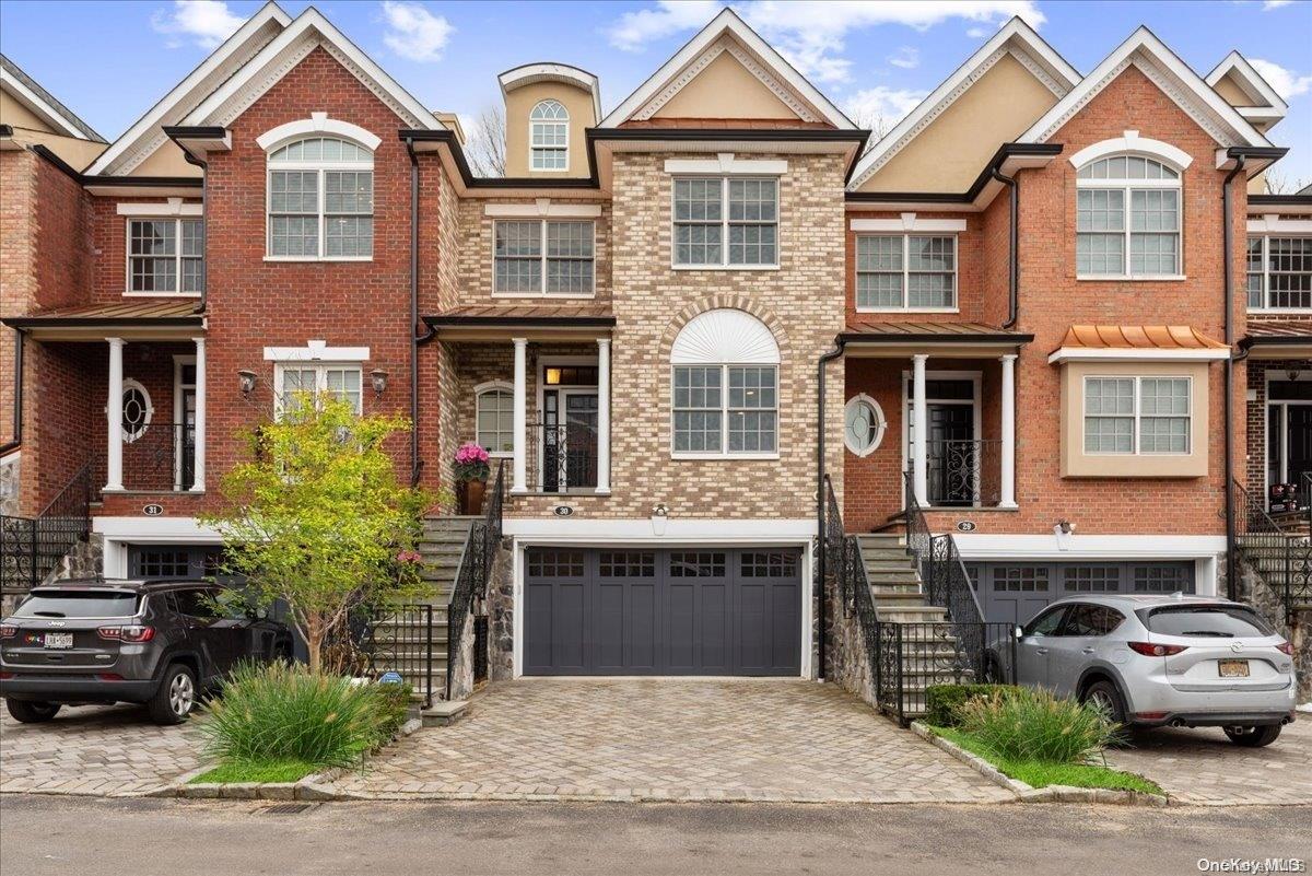 30 The Preserve # 30, Woodbury, NY 11797