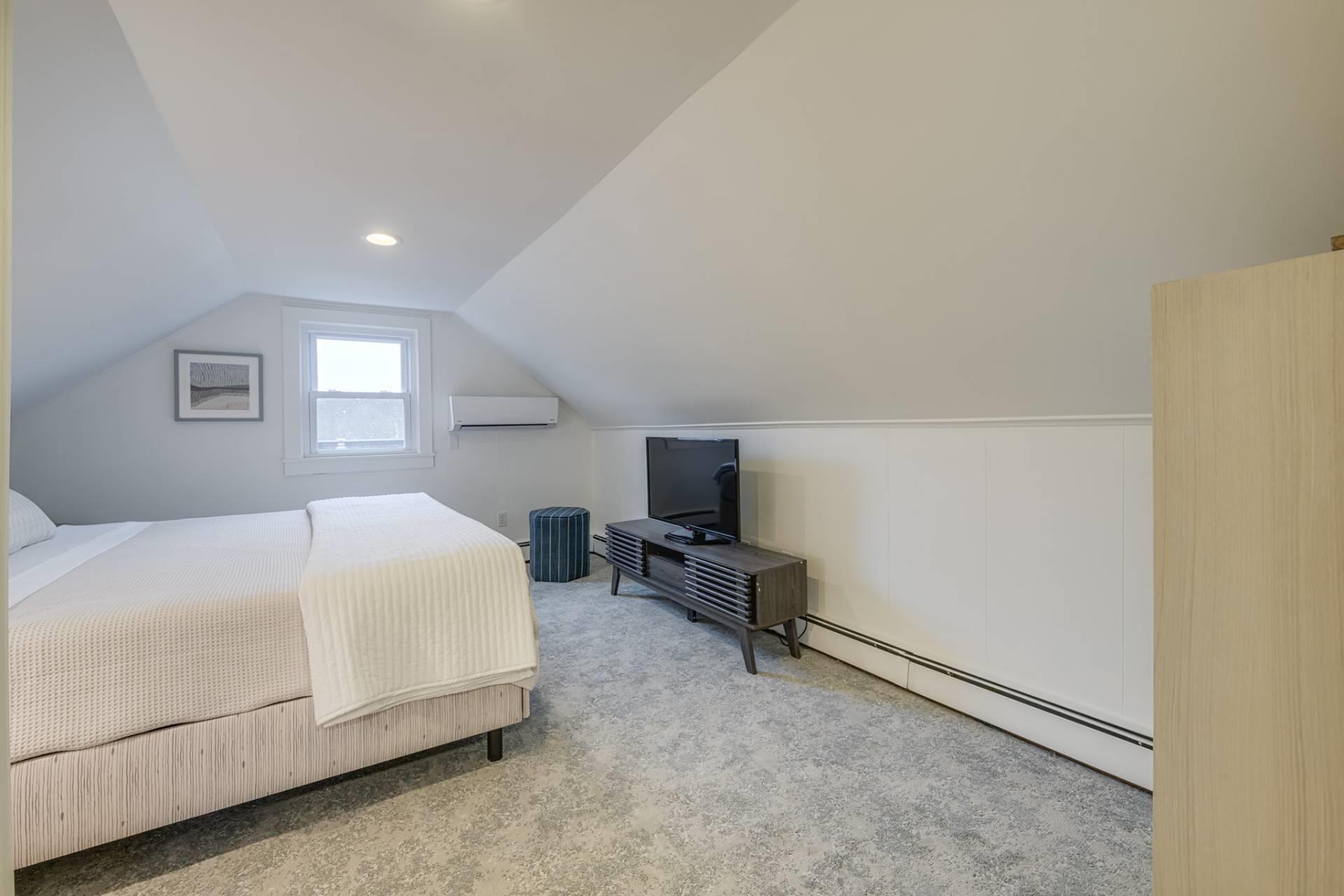 98 Pelham Street, Southampton, NY 11968