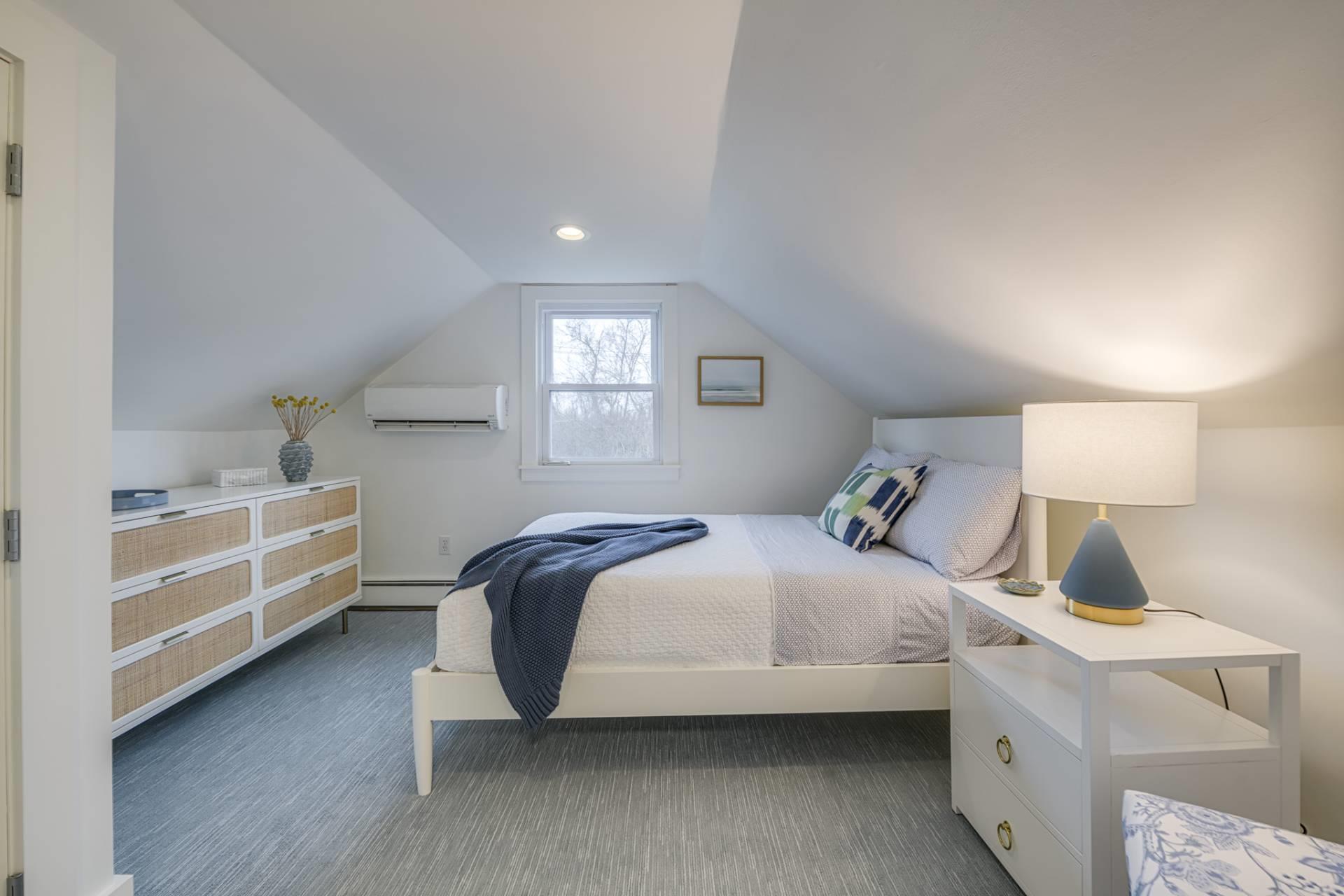 98 Pelham Street, Southampton, NY 11968