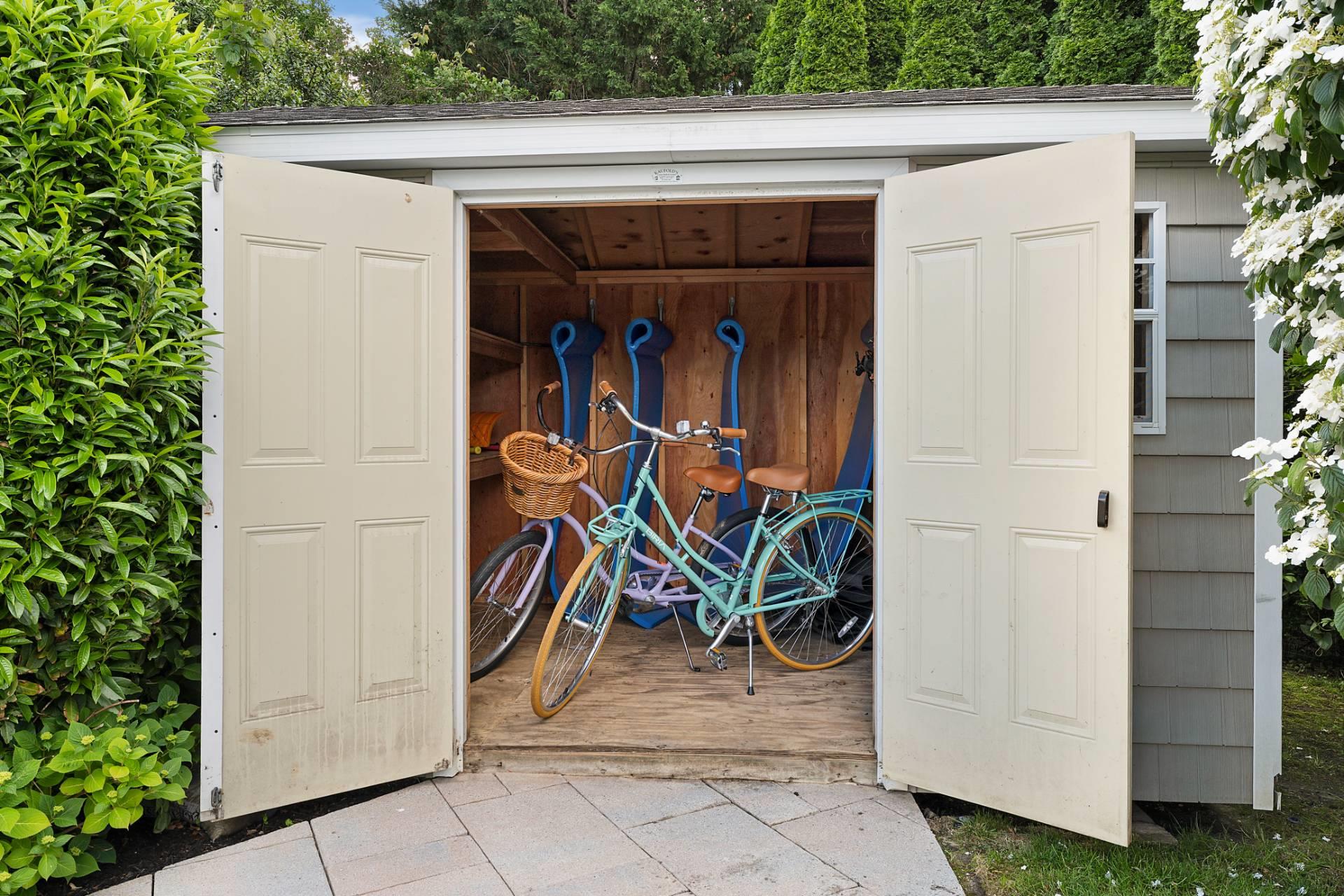 98 Pelham Street, Southampton, NY 11968