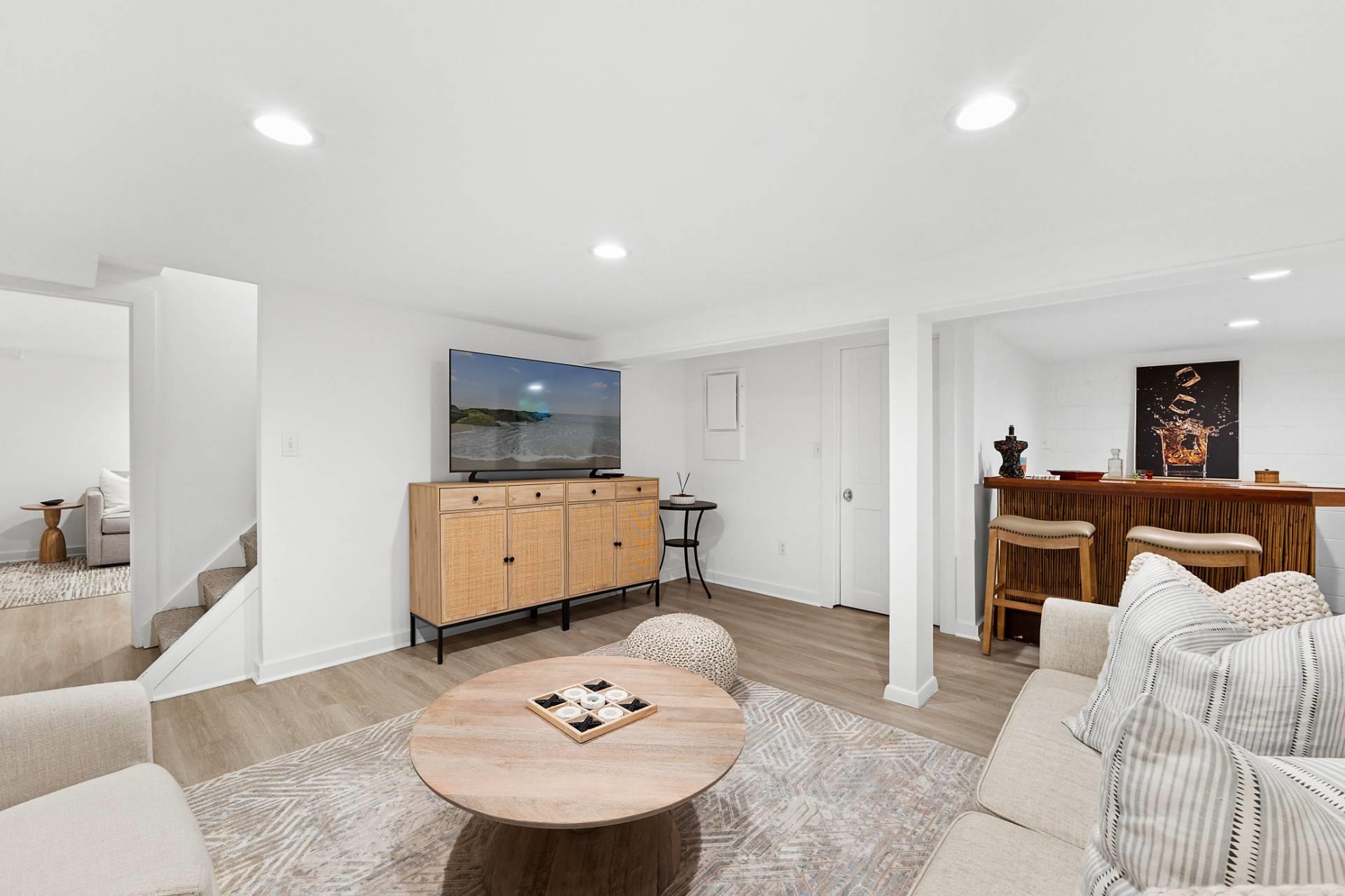 98 Pelham Street, Southampton, NY 11968