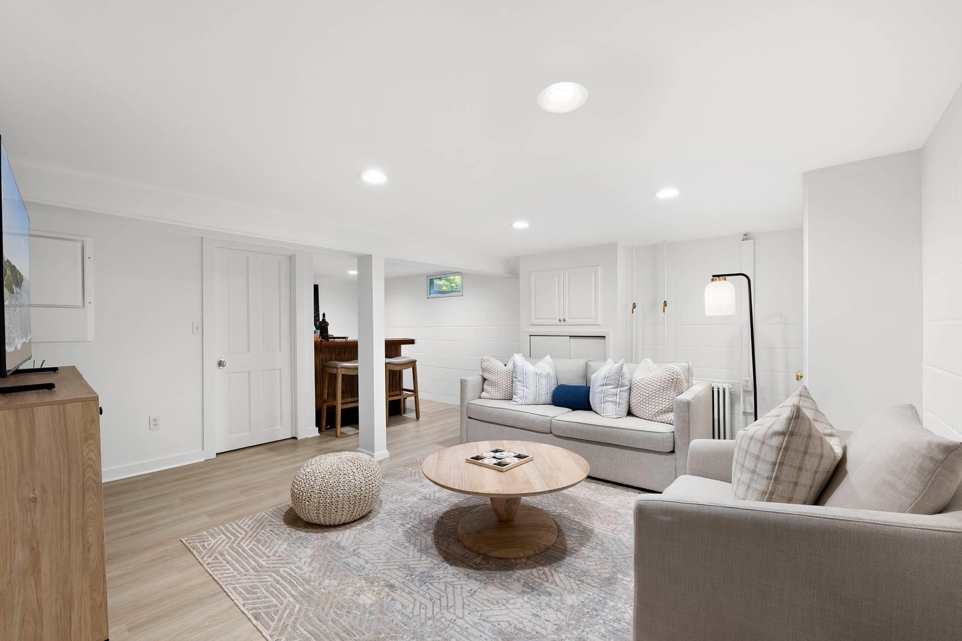 98 Pelham Street, Southampton, NY 11968