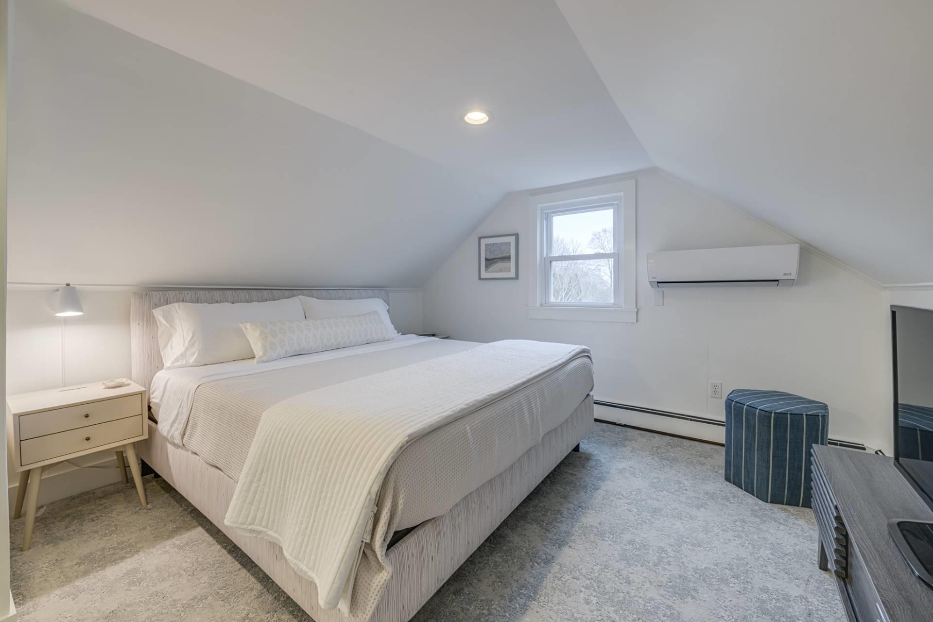 98 Pelham Street, Southampton, NY 11968