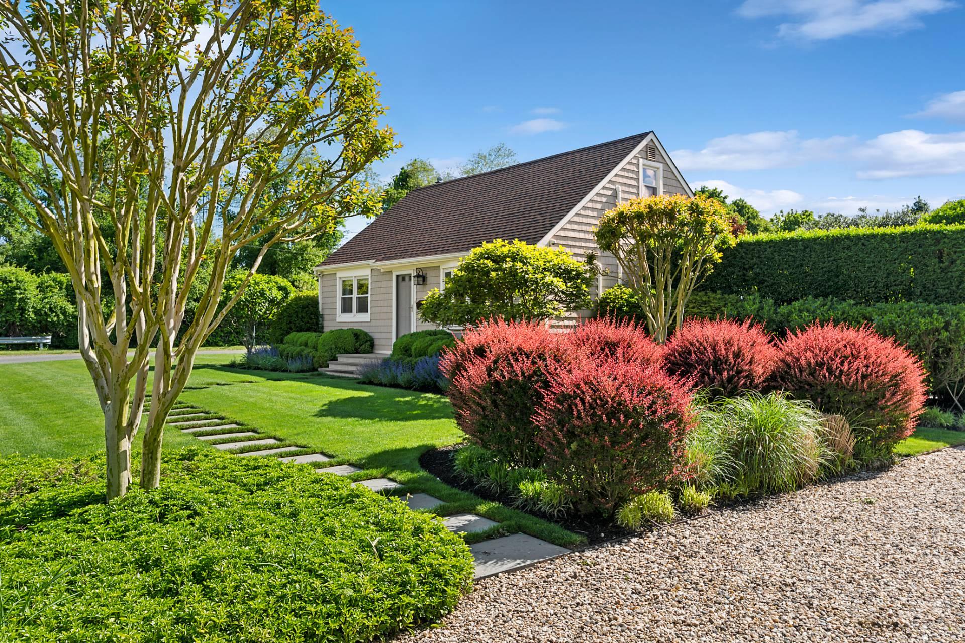 98 Pelham Street, Southampton, NY 11968