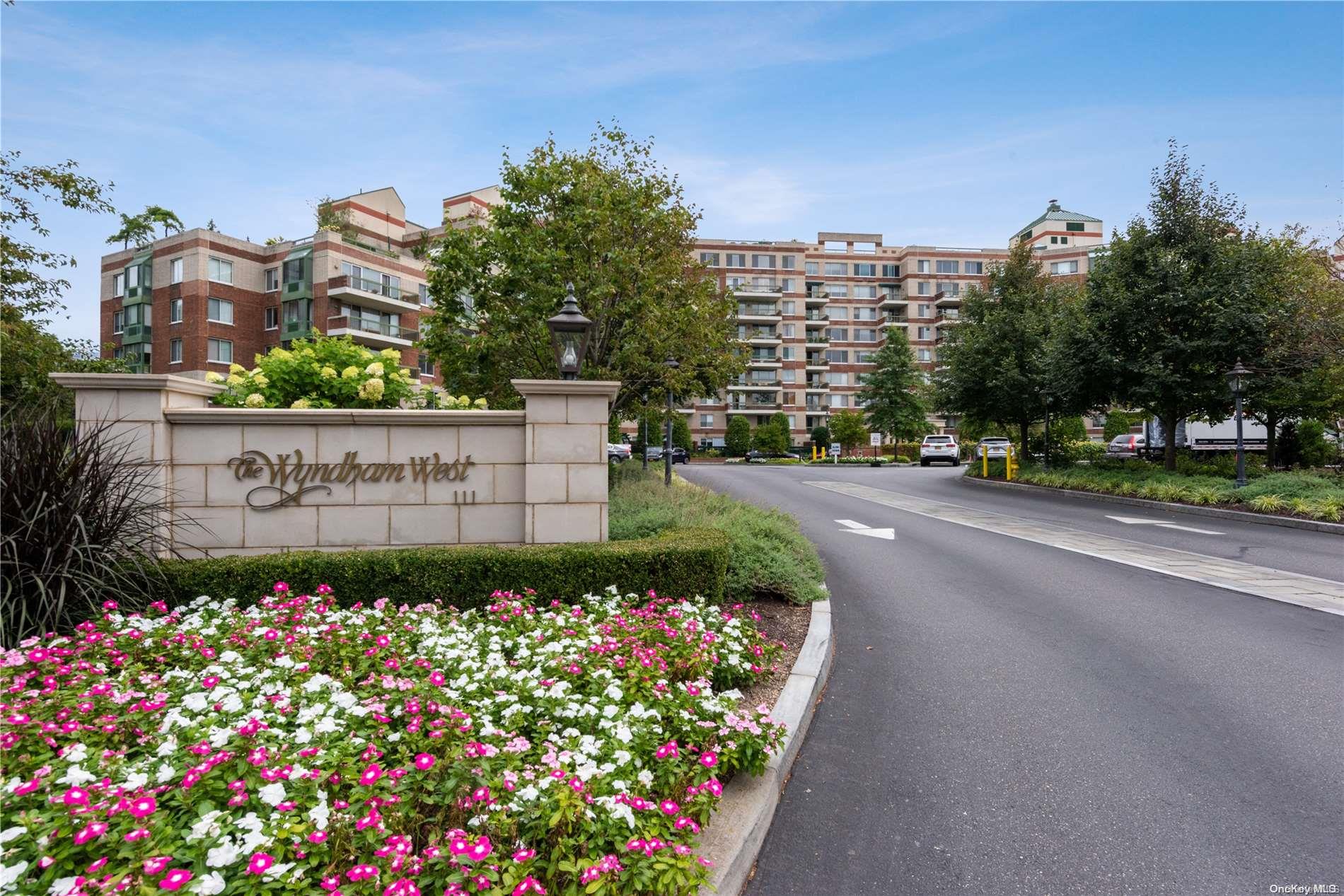 111 Cherry Valley Avenue # 522, Garden City, NY 11530