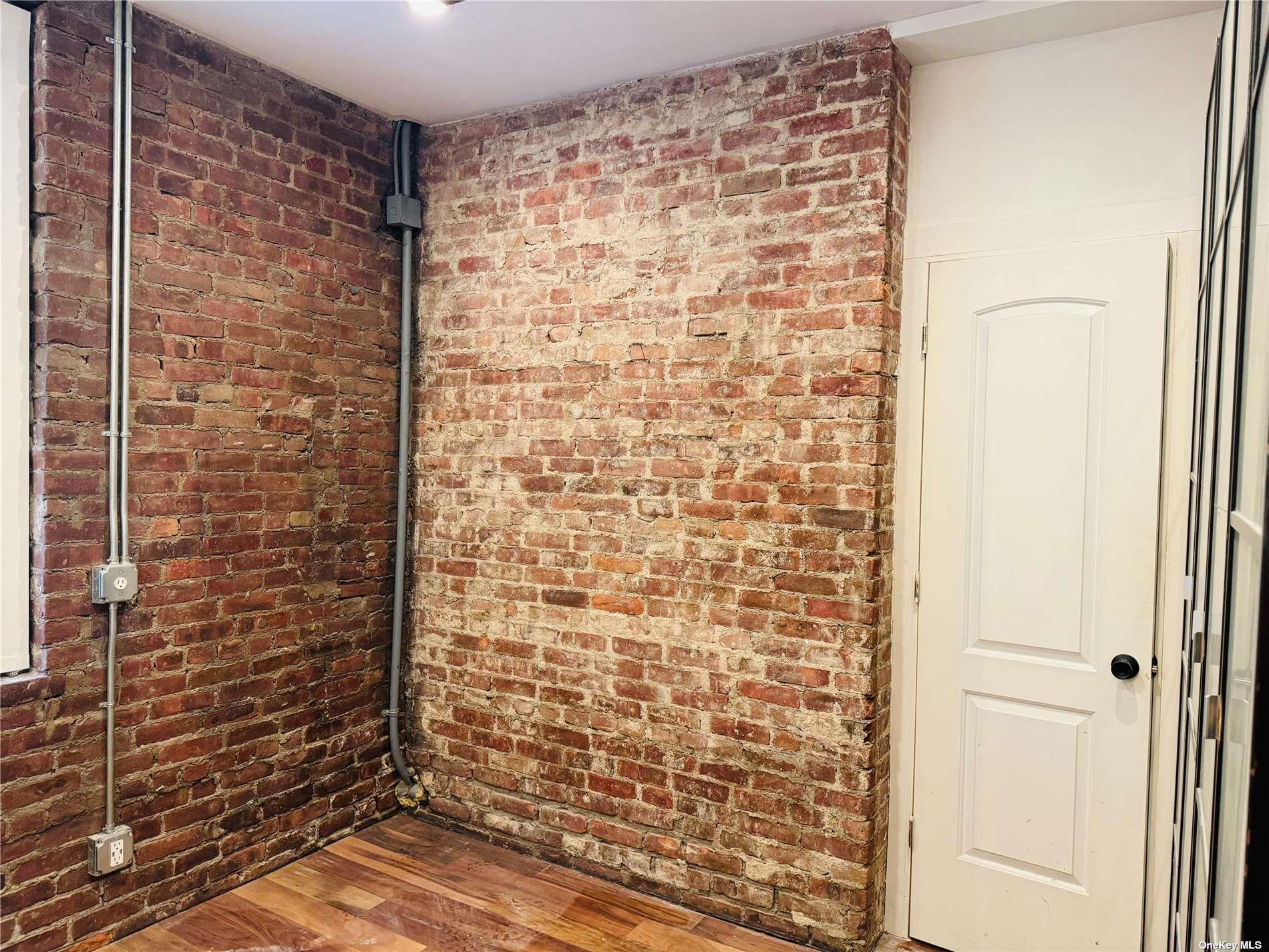 21-47 33 St # 1B, Astoria, NY 11105