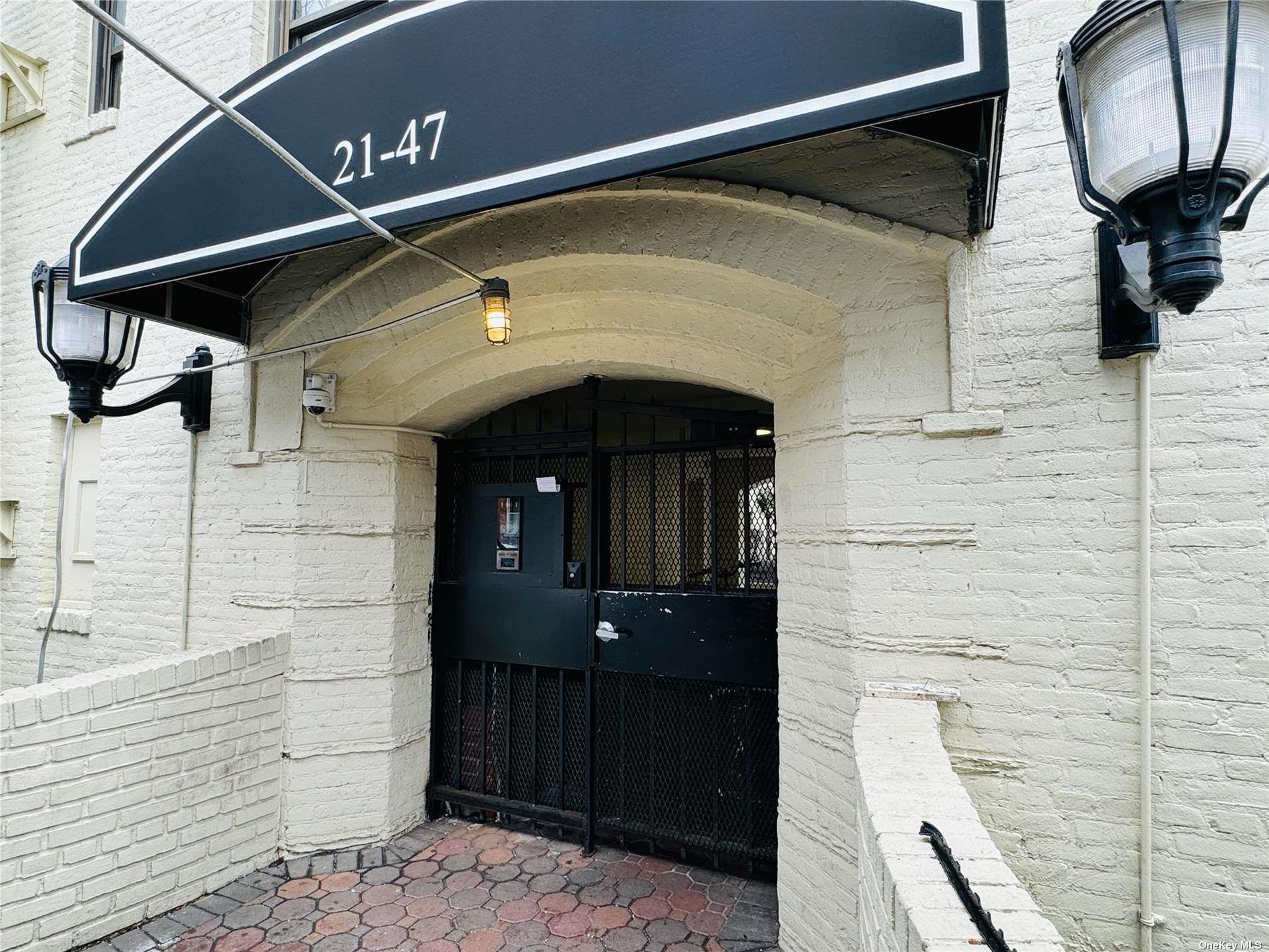 21-47 33 St # 1B, Astoria, NY 11105