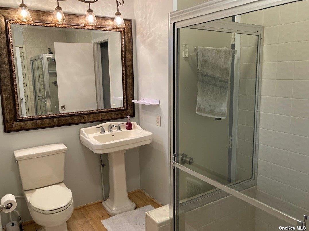 50 Clipper Roadway, Corneille Estates, NY 11770