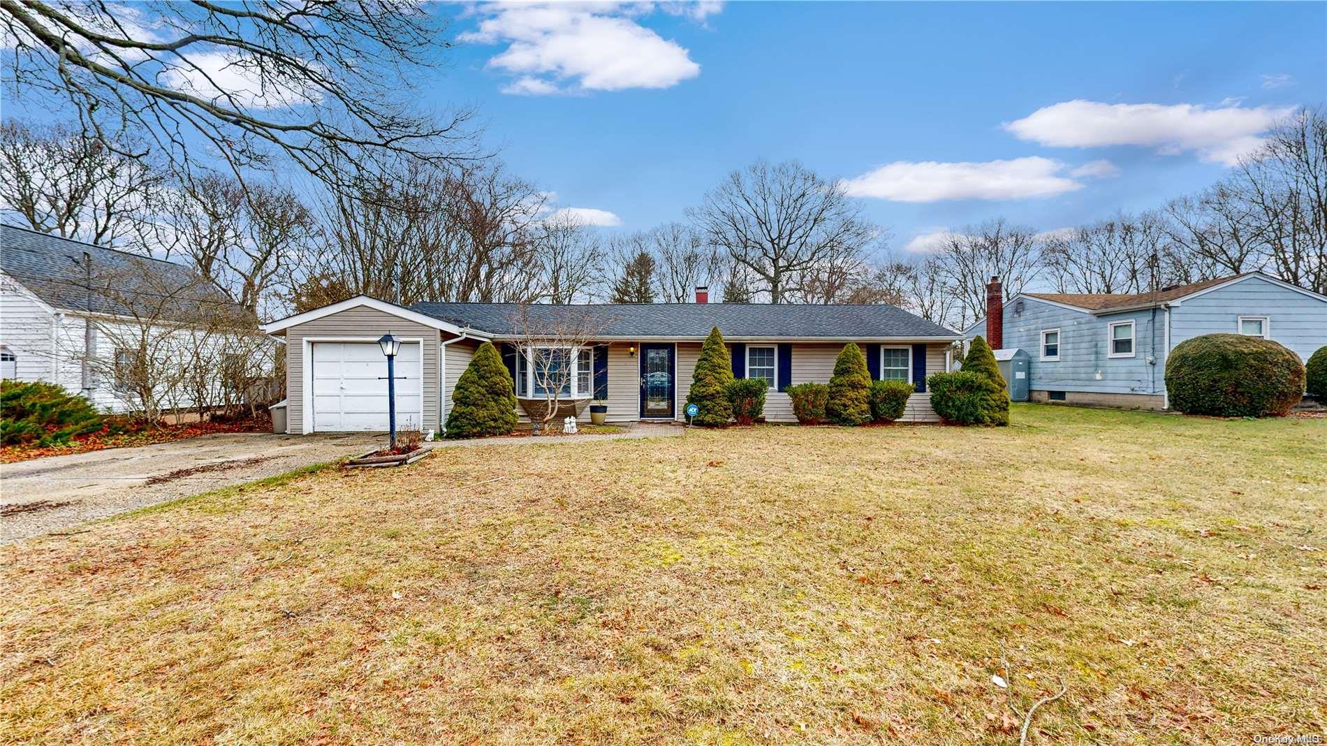 356 Auborn Avenue, Shirley, NY 11967